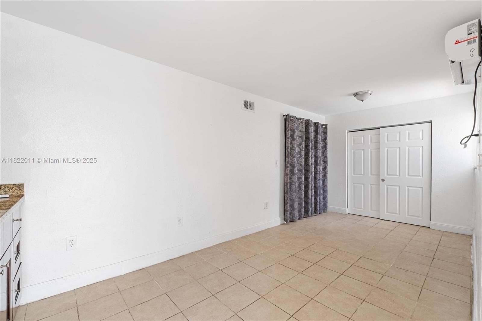 230 W 47th St, Hialeah FL 33012 — 29