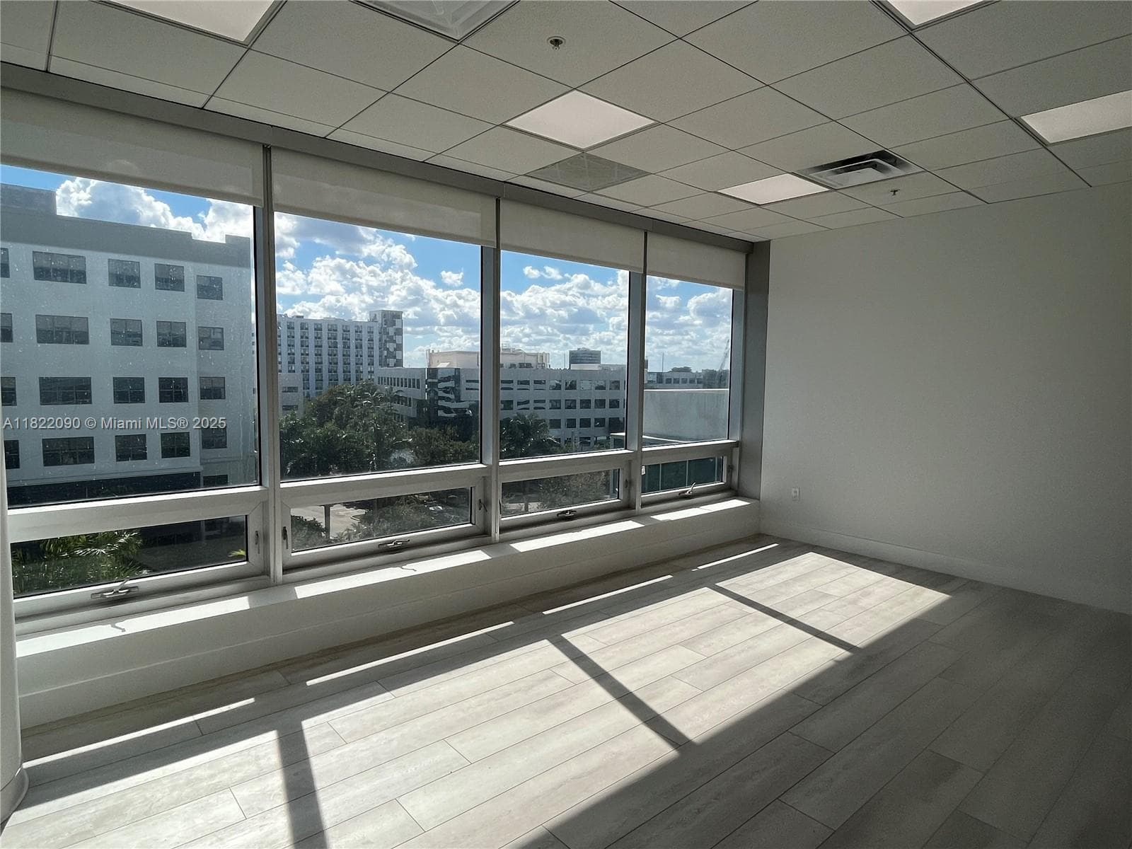 20900 NE 30th Ave # 412, Aventura FL 33180 — 2