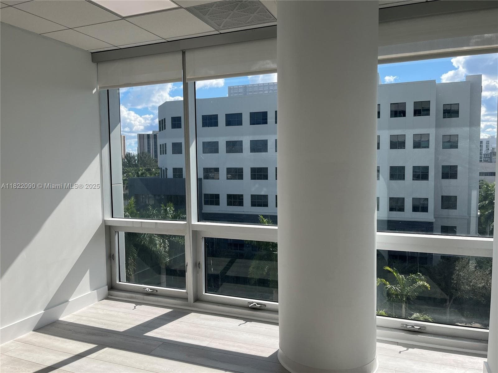 20900 NE 30th Ave # 412, Aventura FL 33180 — 3