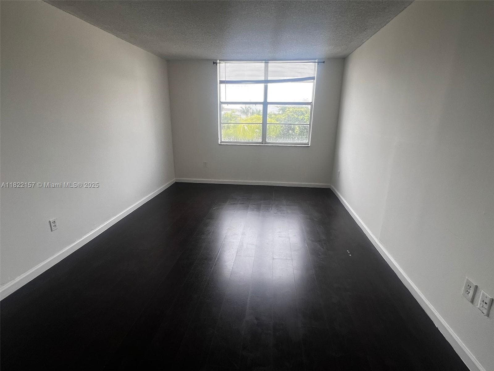 498 NW 165th St Rd # D303, Miami FL 33169 — 3