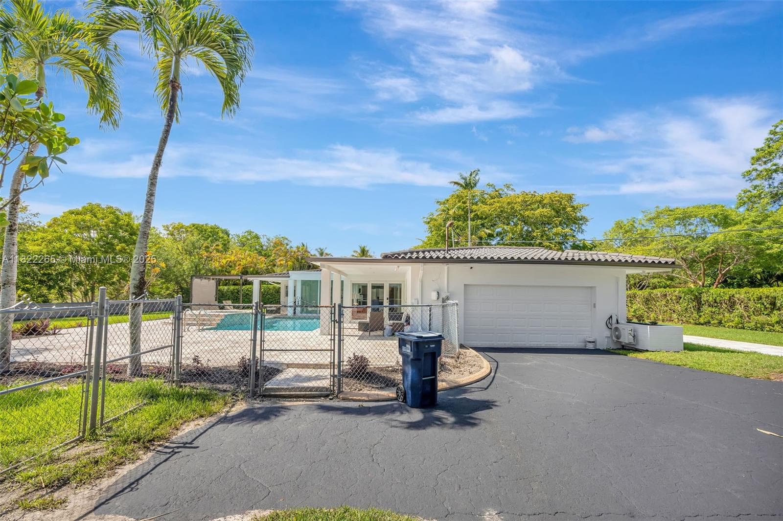 11230 SW 69th Ct, Pinecrest FL 33156 — 88