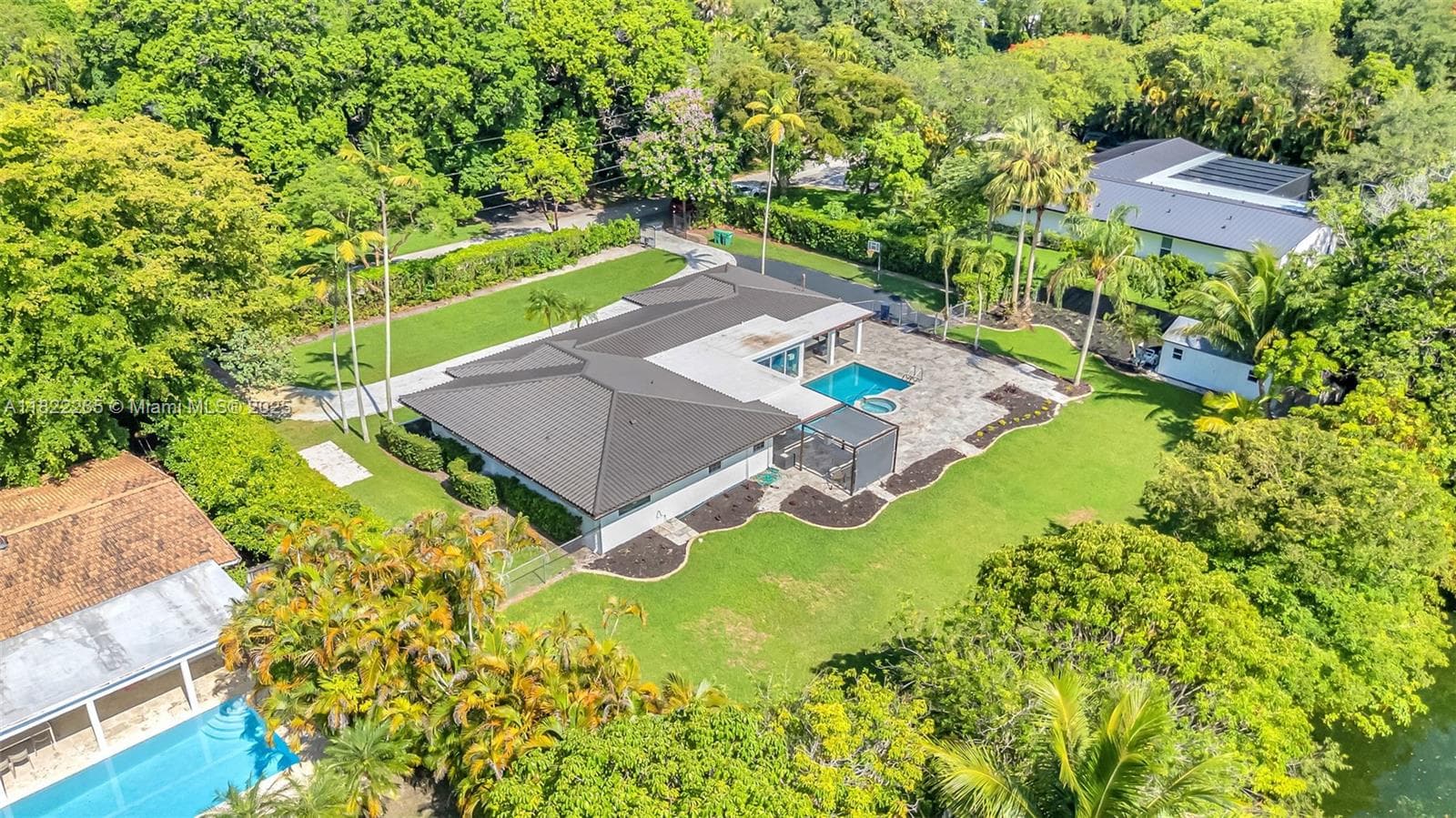 11230 SW 69th Ct, Pinecrest FL 33156 — 38