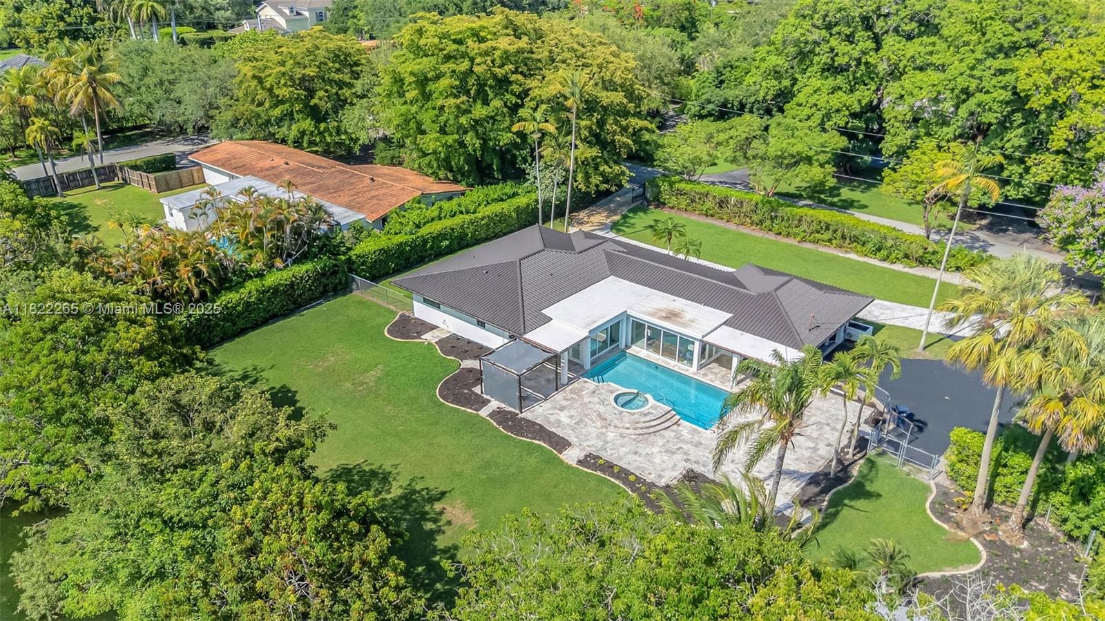 11230 SW 69th Ct, Pinecrest FL 33156 — 35