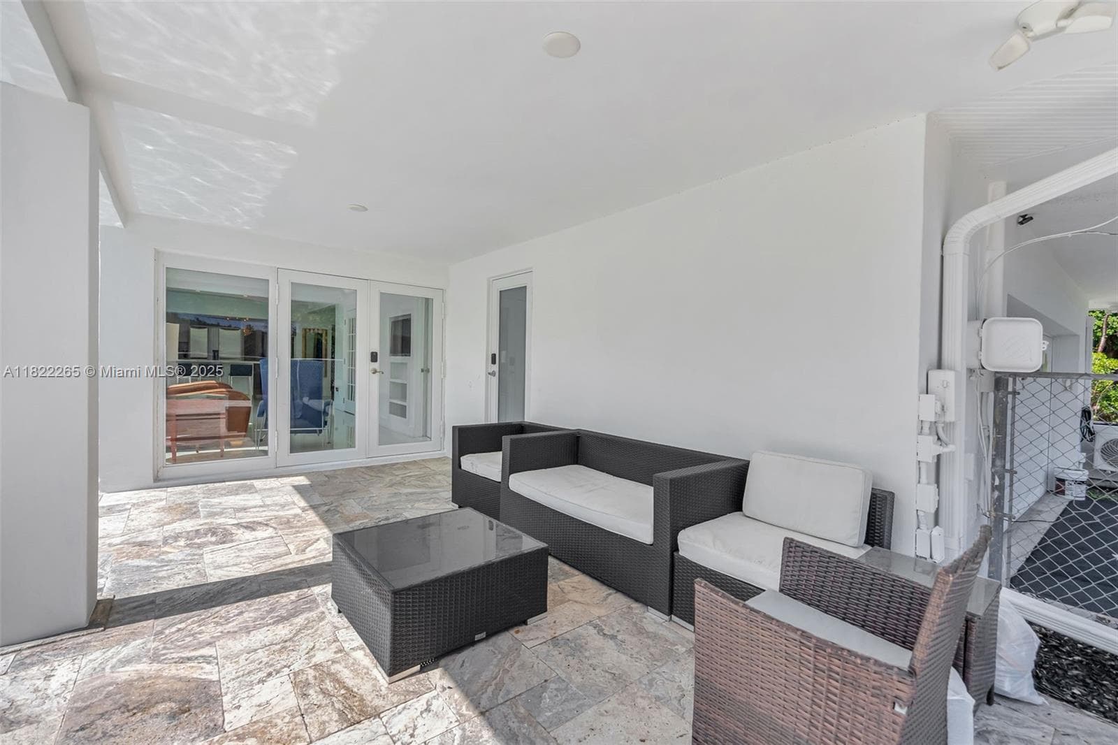 11230 SW 69th Ct, Pinecrest FL 33156 — 85