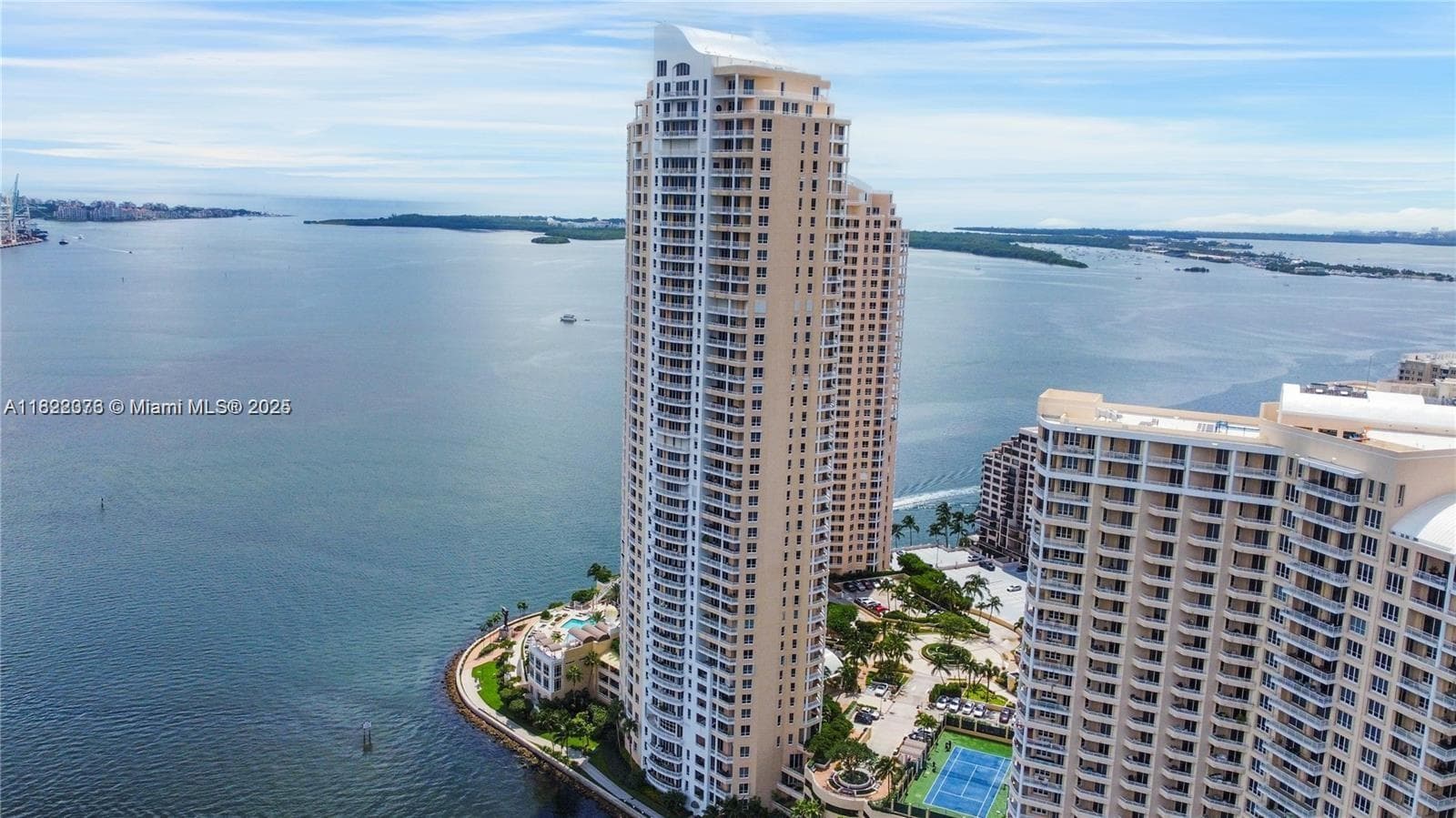 300 S Biscayne Blvd # 2612, Miami FL 33131 — 27