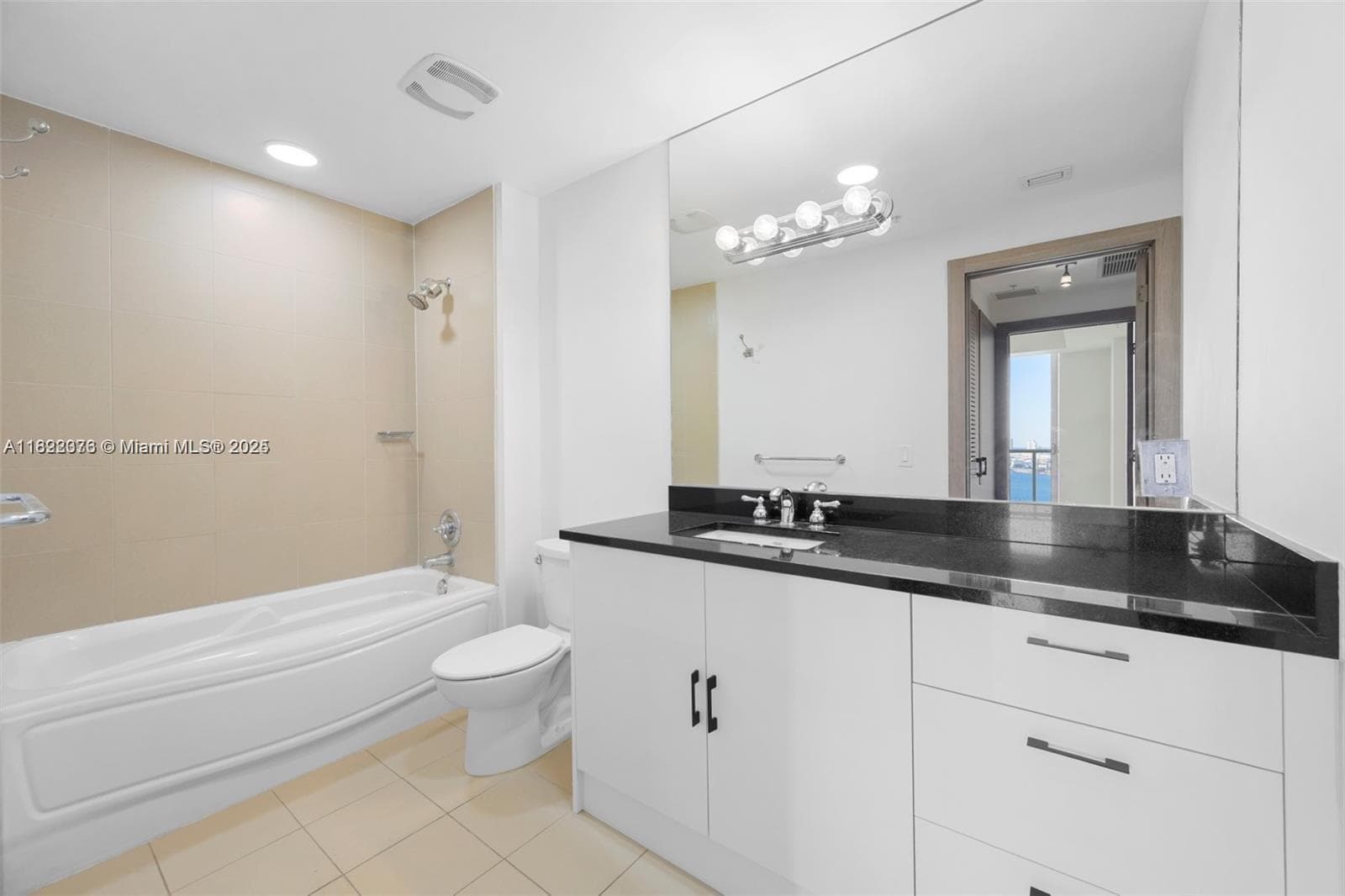 300 S Biscayne Blvd # 2612, Miami FL 33131 — 26