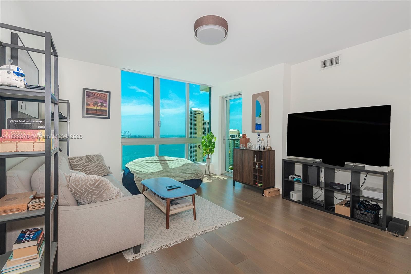 300 S Biscayne Blvd # 2612, Miami FL 33131 — 3