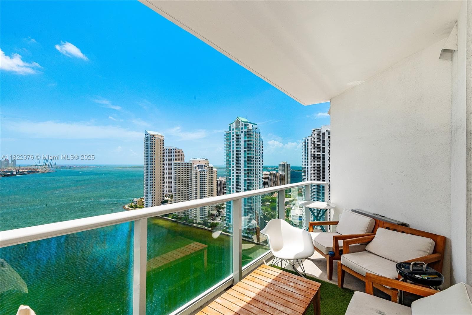 300 S Biscayne Blvd # 2612, Miami FL 33131 — 1