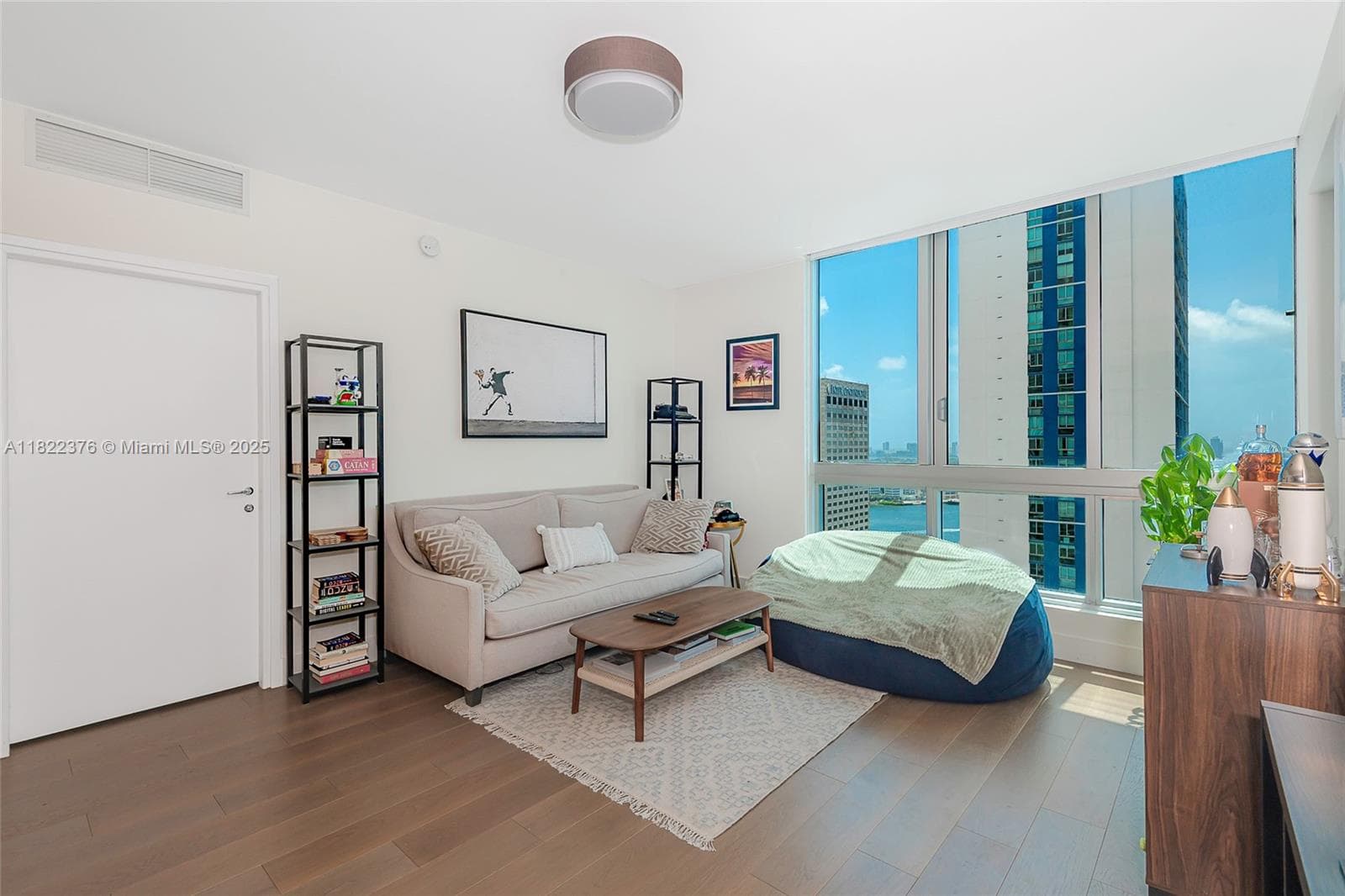 300 S Biscayne Blvd # 2612, Miami FL 33131 — 5