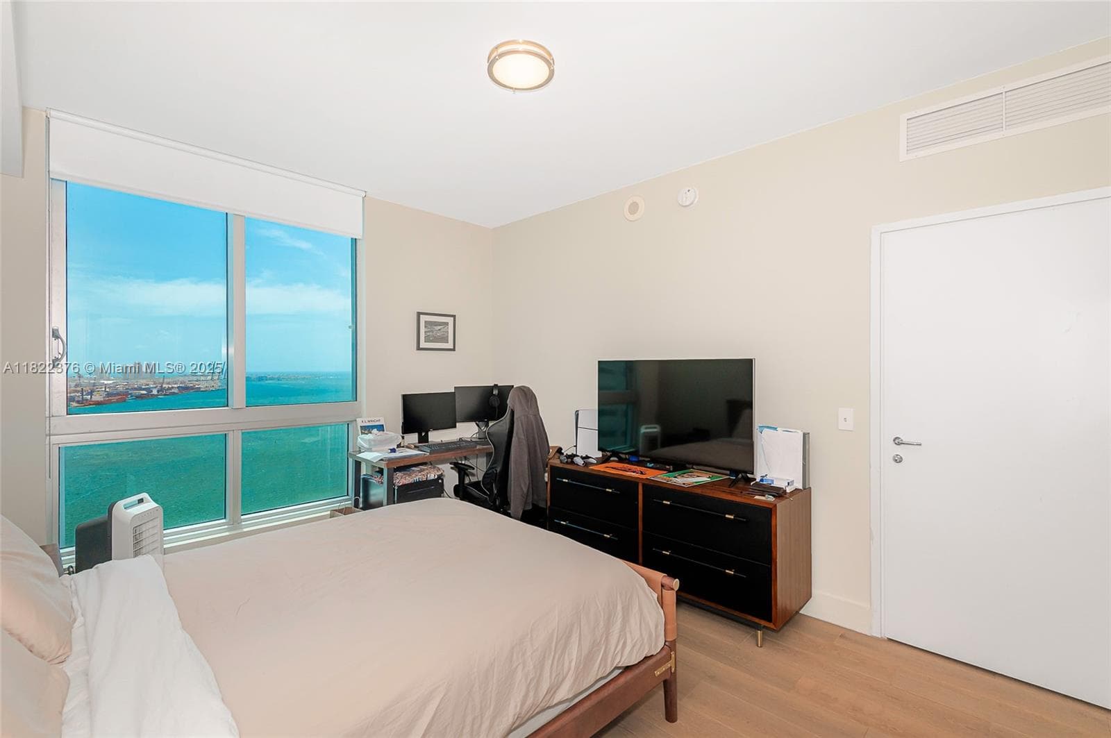 300 S Biscayne Blvd # 2612, Miami FL 33131 — 9