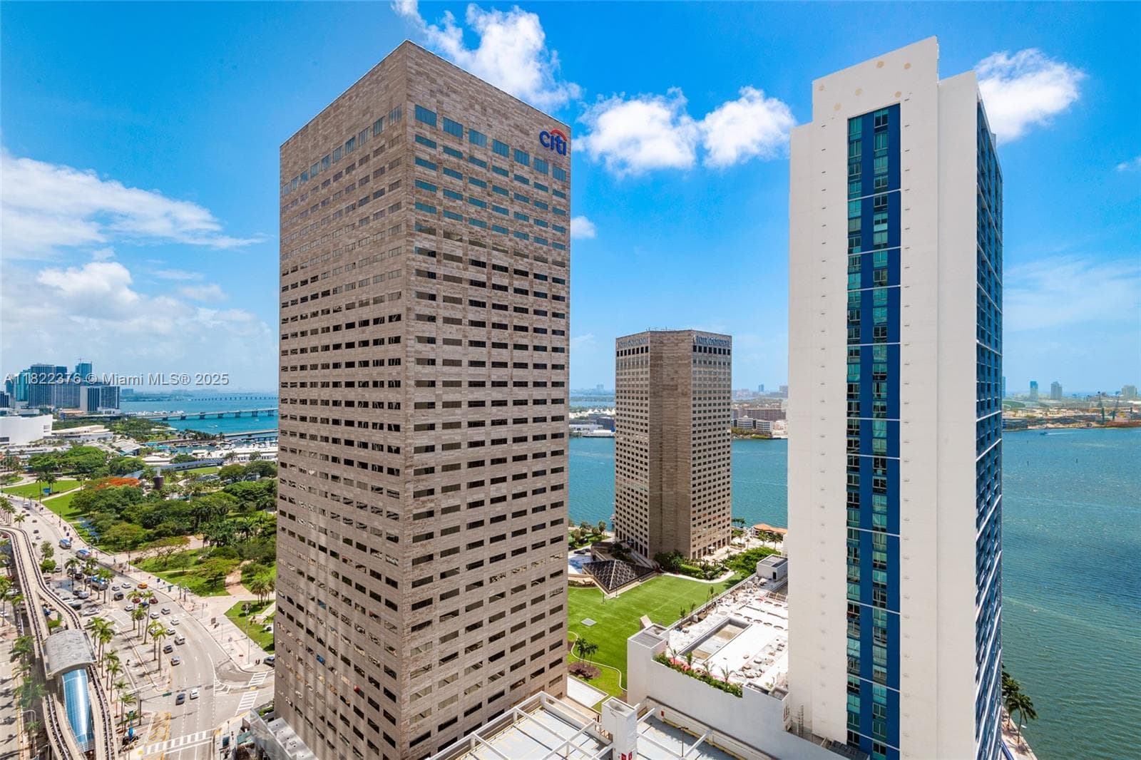 300 S Biscayne Blvd # 2612, Miami FL 33131 — 24