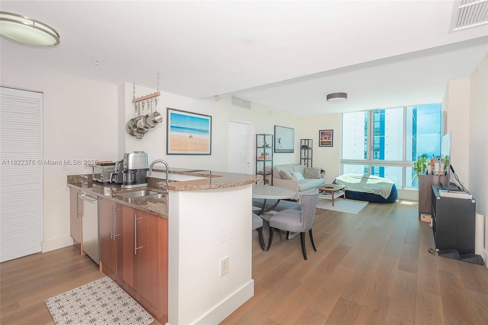 300 S Biscayne Blvd # 2612, Miami FL 33131 — 14