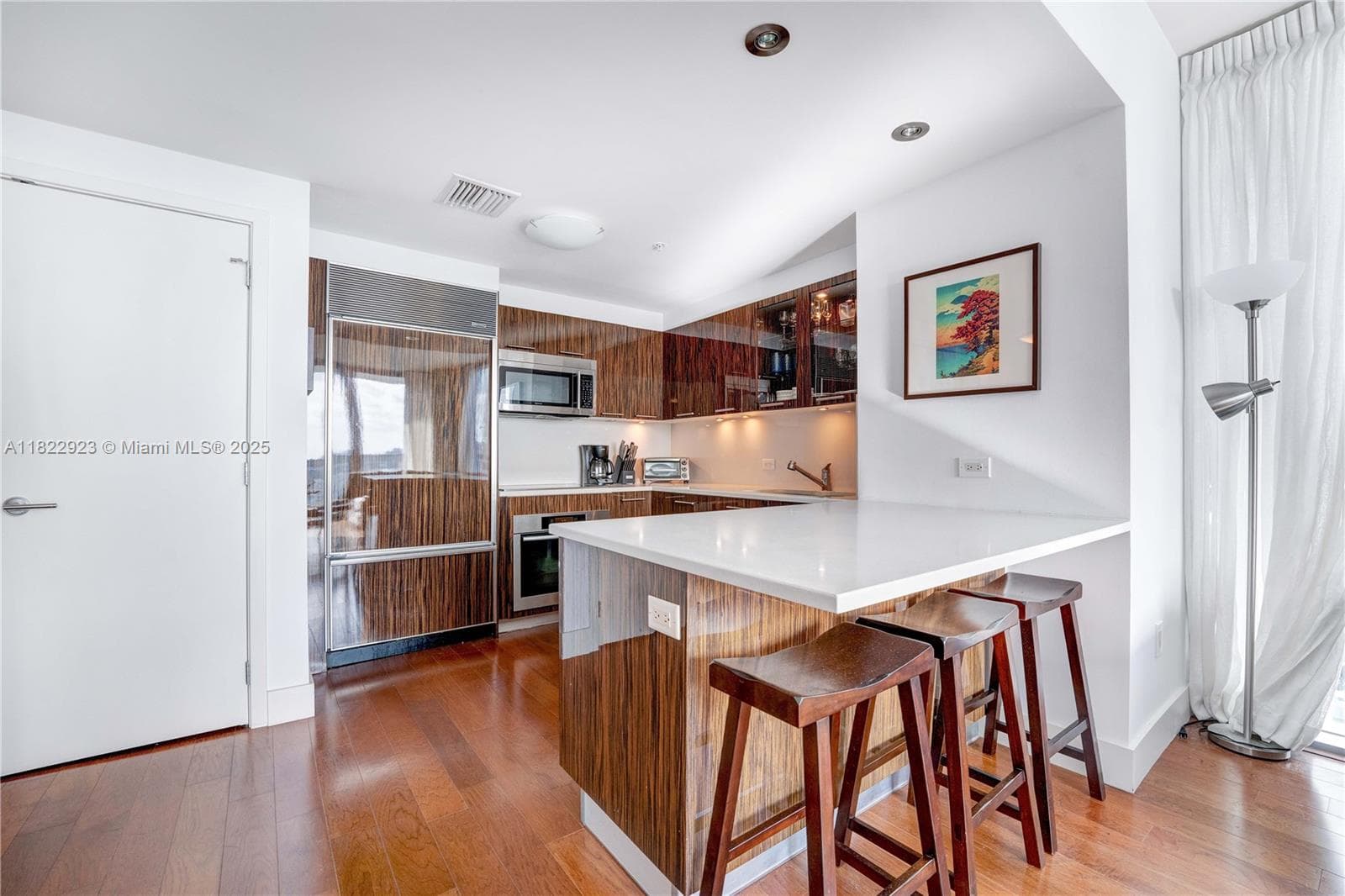 6899 Collins Ave # 1409, Miami Beach FL 33141 — 8
