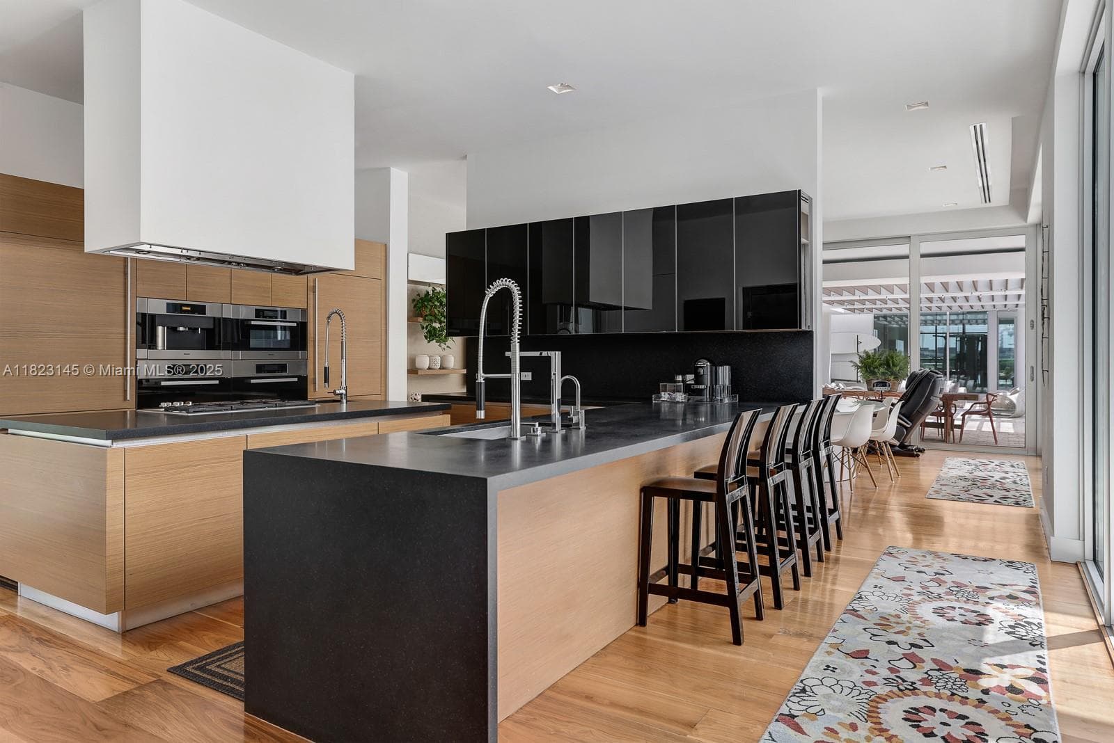 30 Palm Ave, Miami Beach FL 33139 — 27
