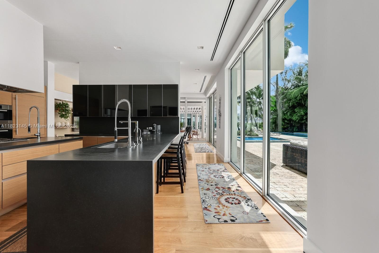 30 Palm Ave, Miami Beach FL 33139 — 26