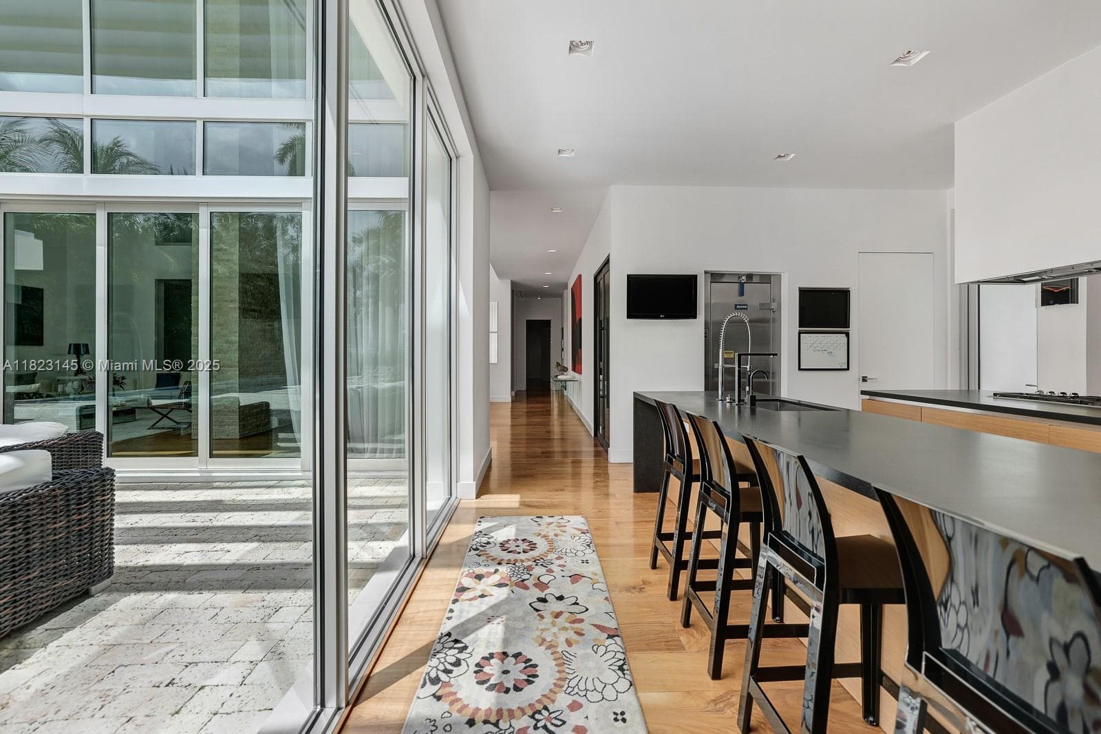 30 Palm Ave, Miami Beach FL 33139 — 28