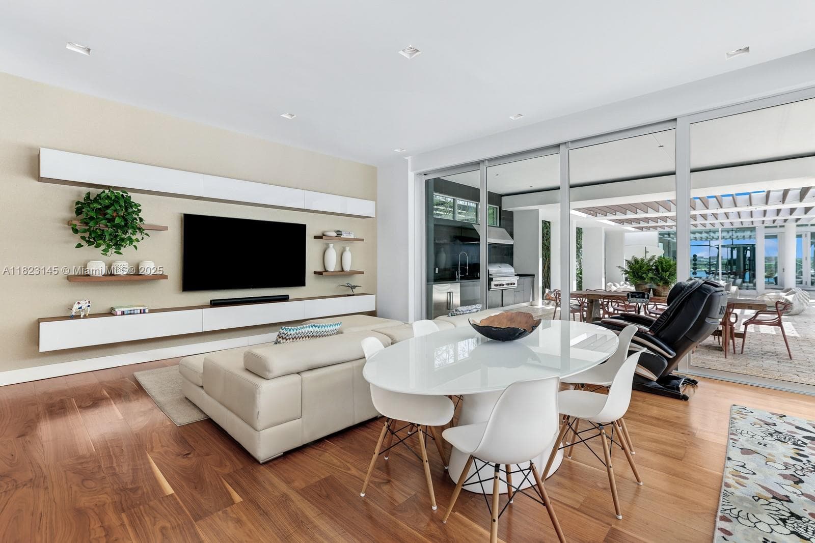 30 Palm Ave, Miami Beach FL 33139 — 33
