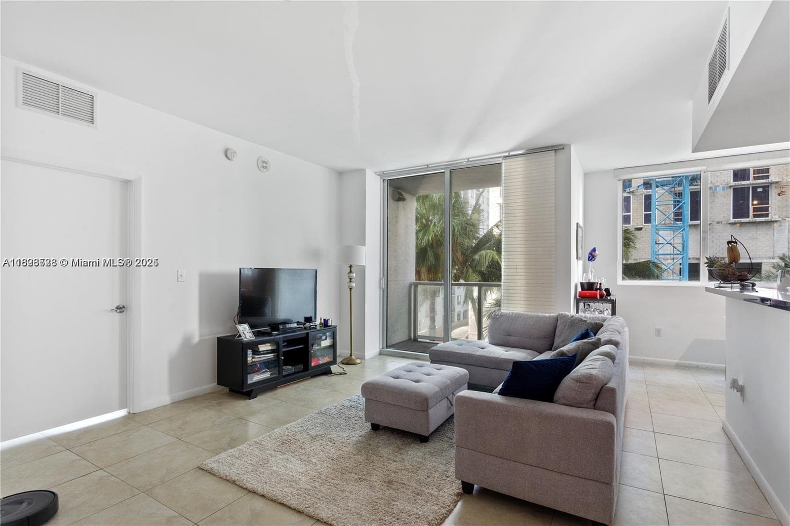 253 NE 2nd St # 1108, Miami FL 33132 — 2