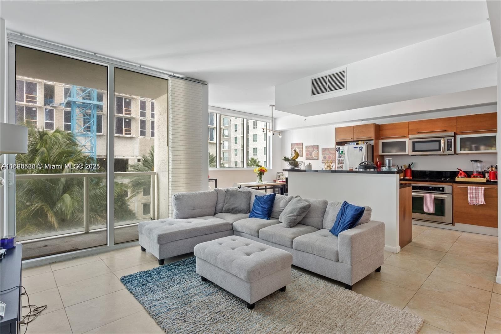 253 NE 2nd St # 1108, Miami FL 33132 — 1