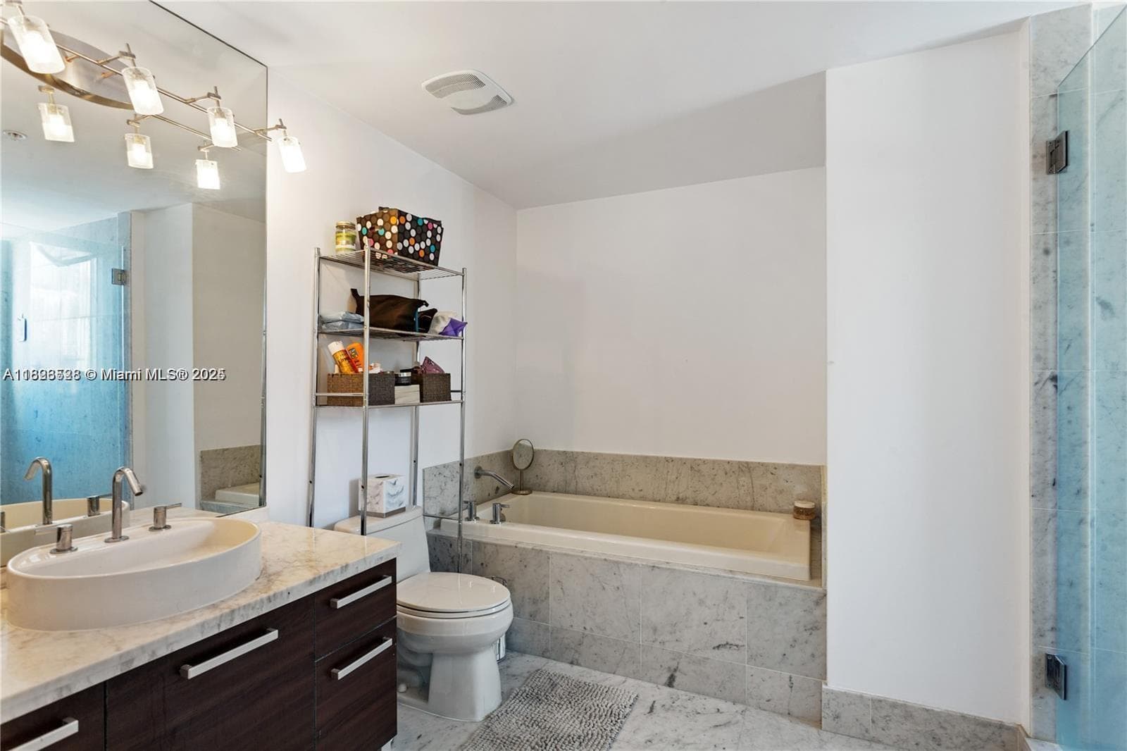253 NE 2nd St # 1108, Miami FL 33132 — 8