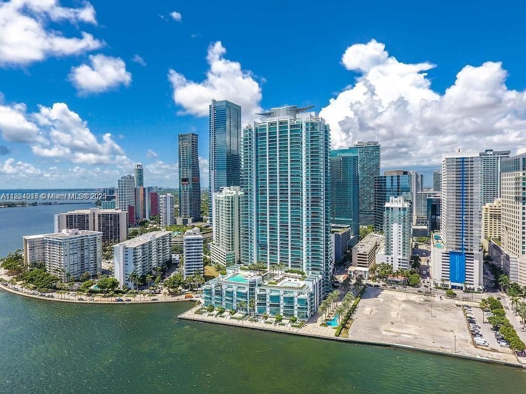 1200 Brickell Bay Dr # 1518, Miami FL 33131 — 27