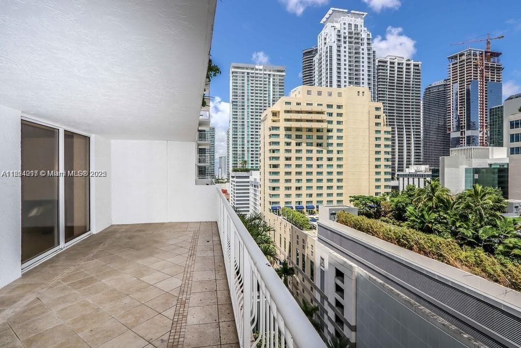1200 Brickell Bay Dr # 1518, Miami FL 33131 — 12