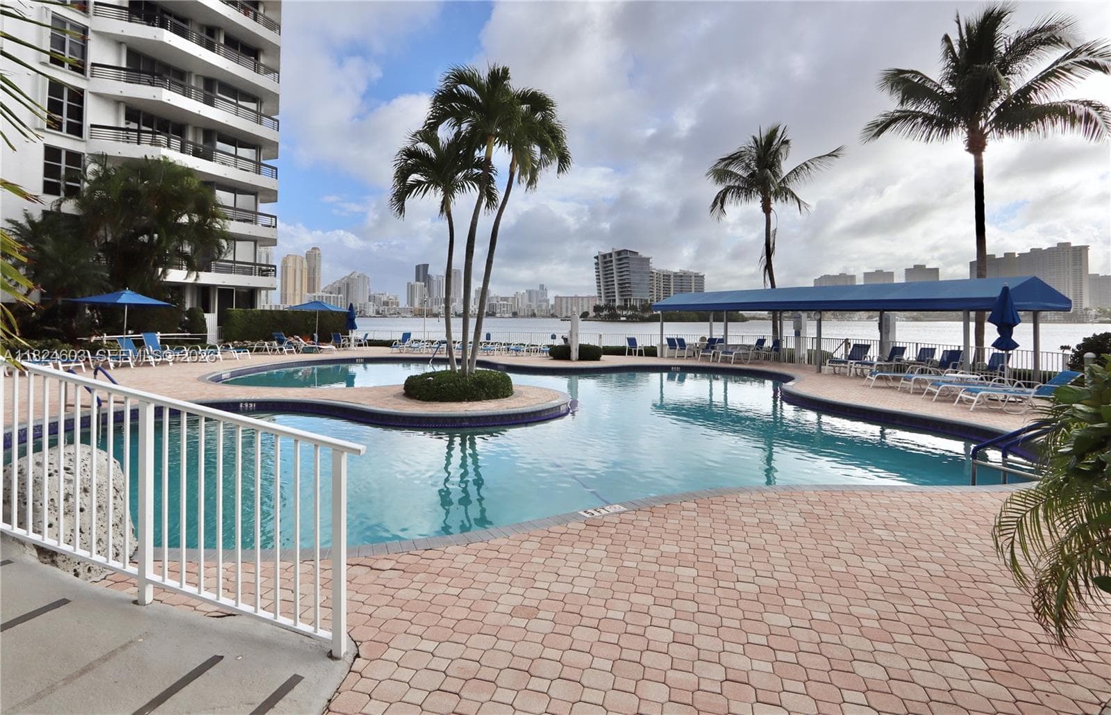 3530 Mystic Pointe Dr # 506, Aventura FL 33180 — 38