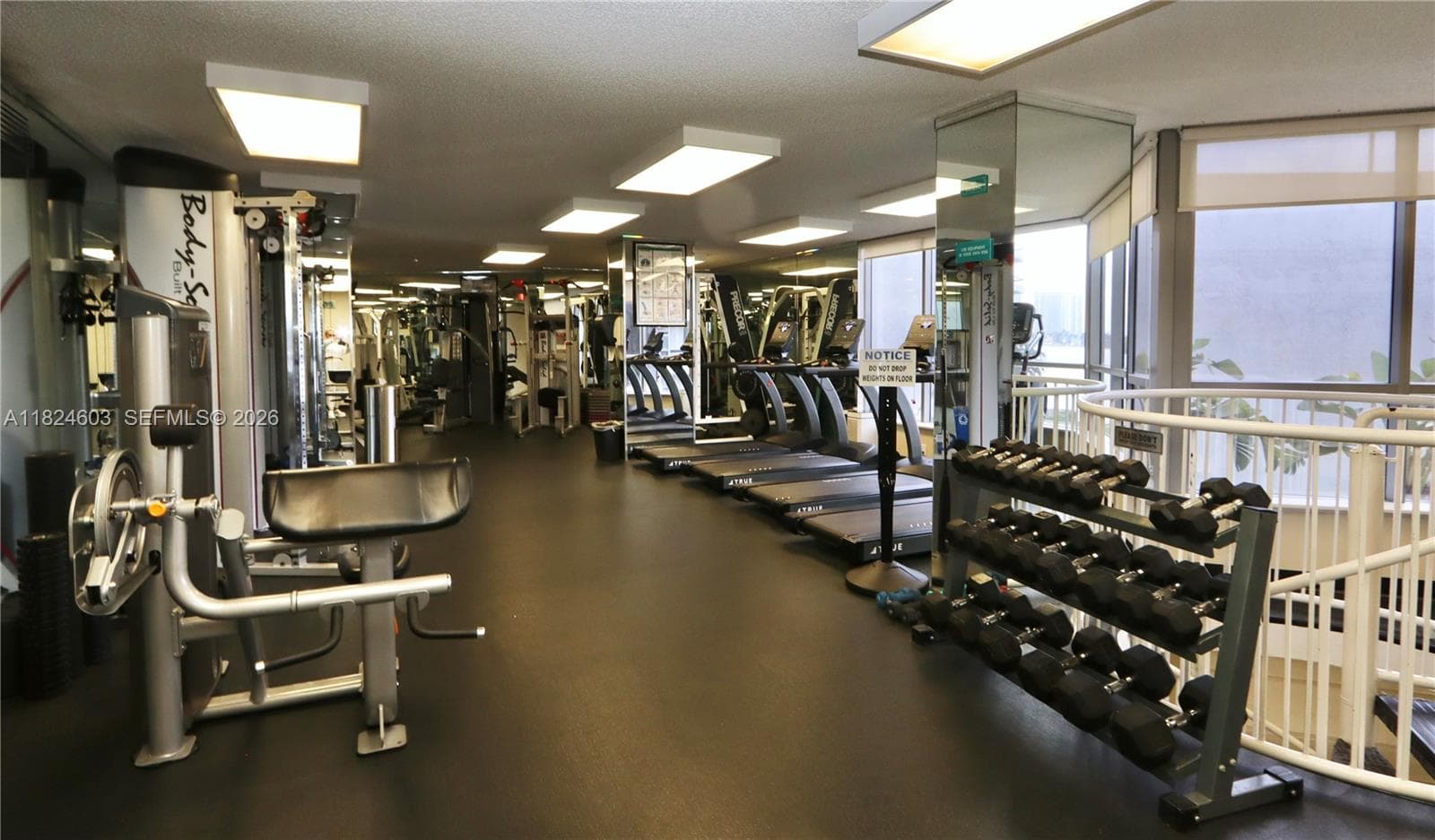 3530 Mystic Pointe Dr # 506, Aventura FL 33180 — 39