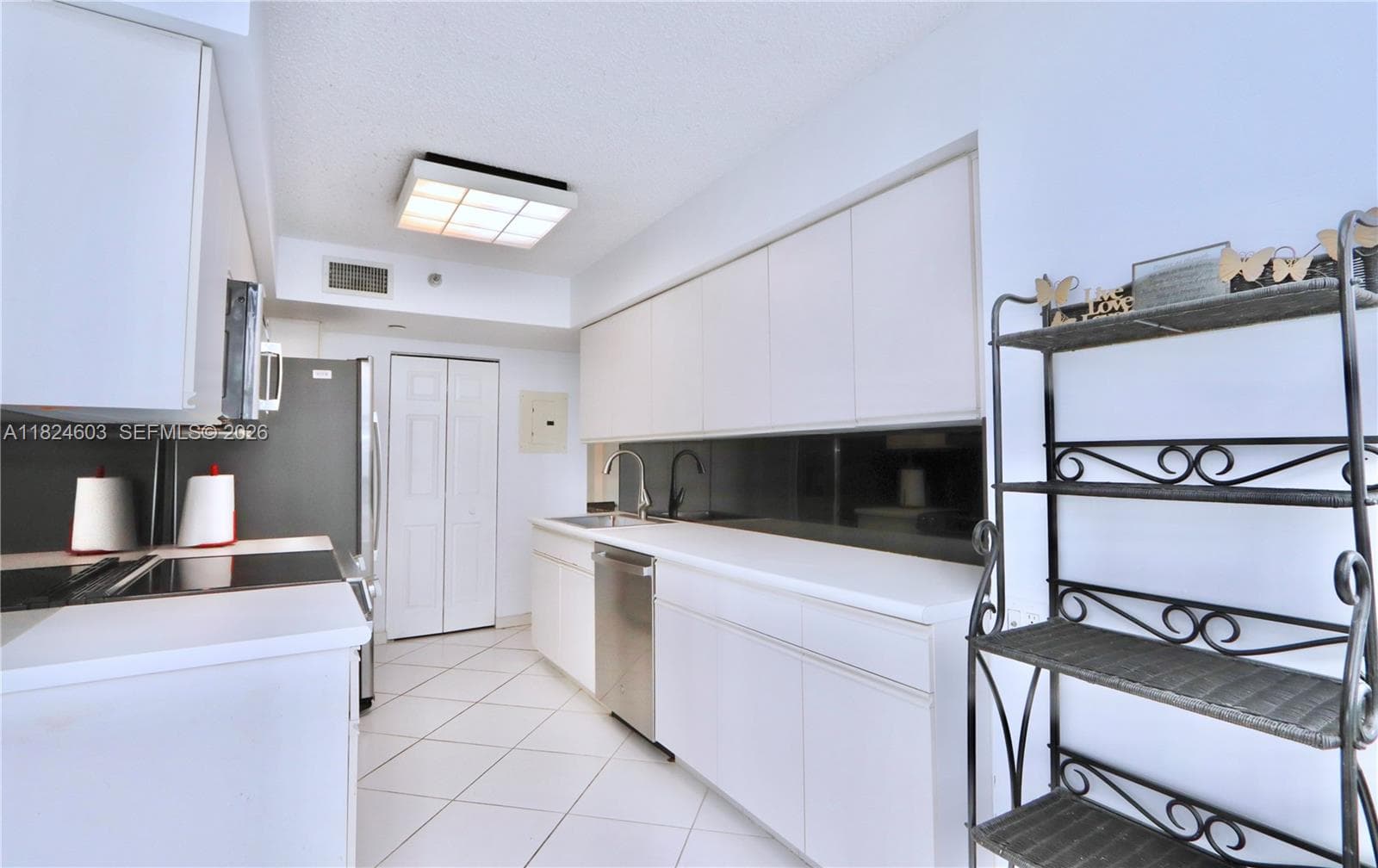 3530 Mystic Pointe Dr # 506, Aventura FL 33180 — 4