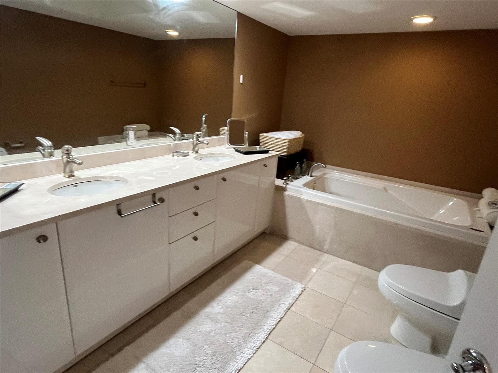 16500 Collins Avenue # 2052, Sunny Isles Beach FL 33160 — 23