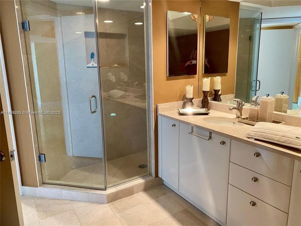 16500 Collins Avenue # 2052, Sunny Isles Beach FL 33160 — 22