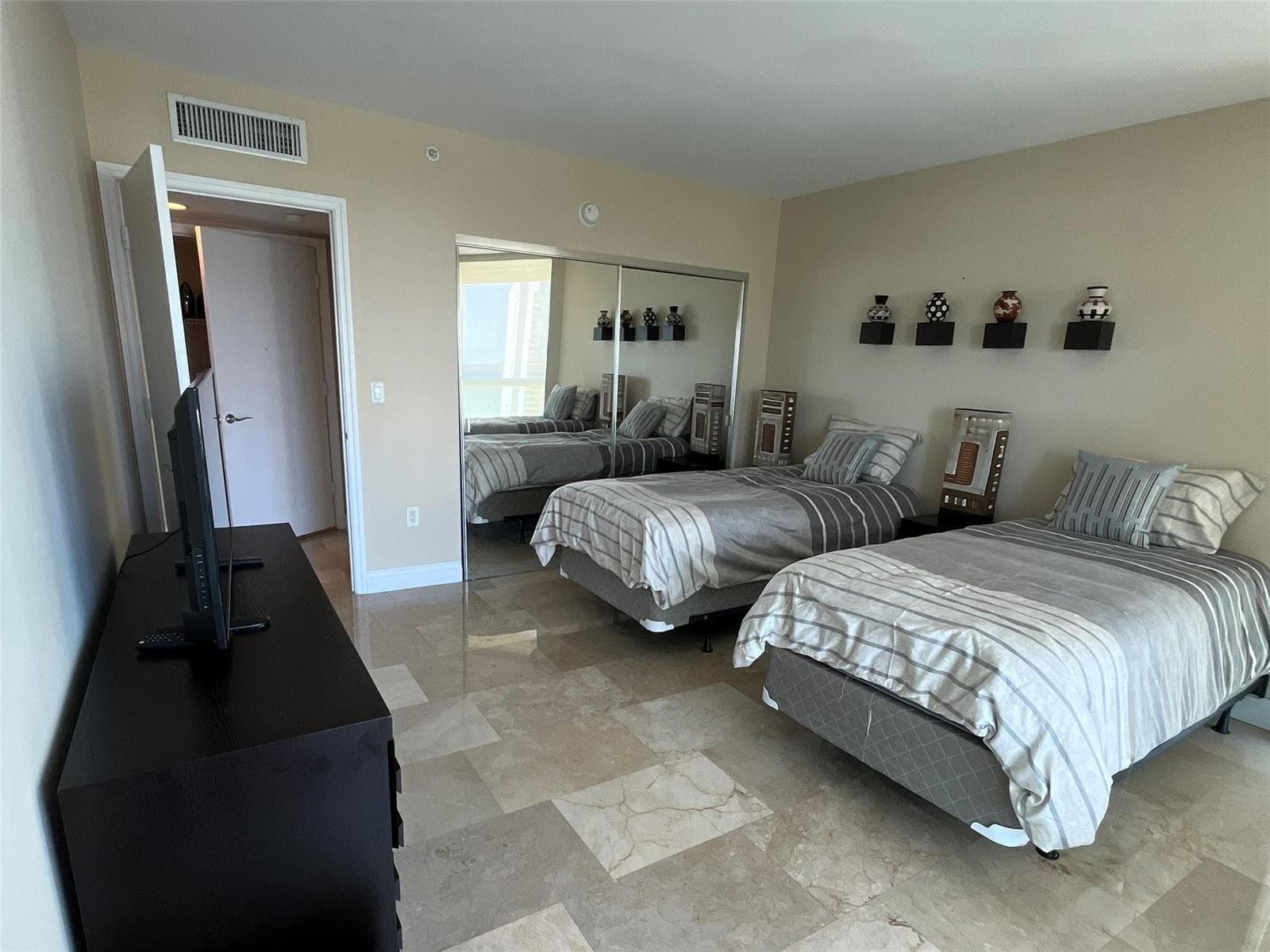 16500 Collins Avenue # 2052, Sunny Isles Beach FL 33160 — 30
