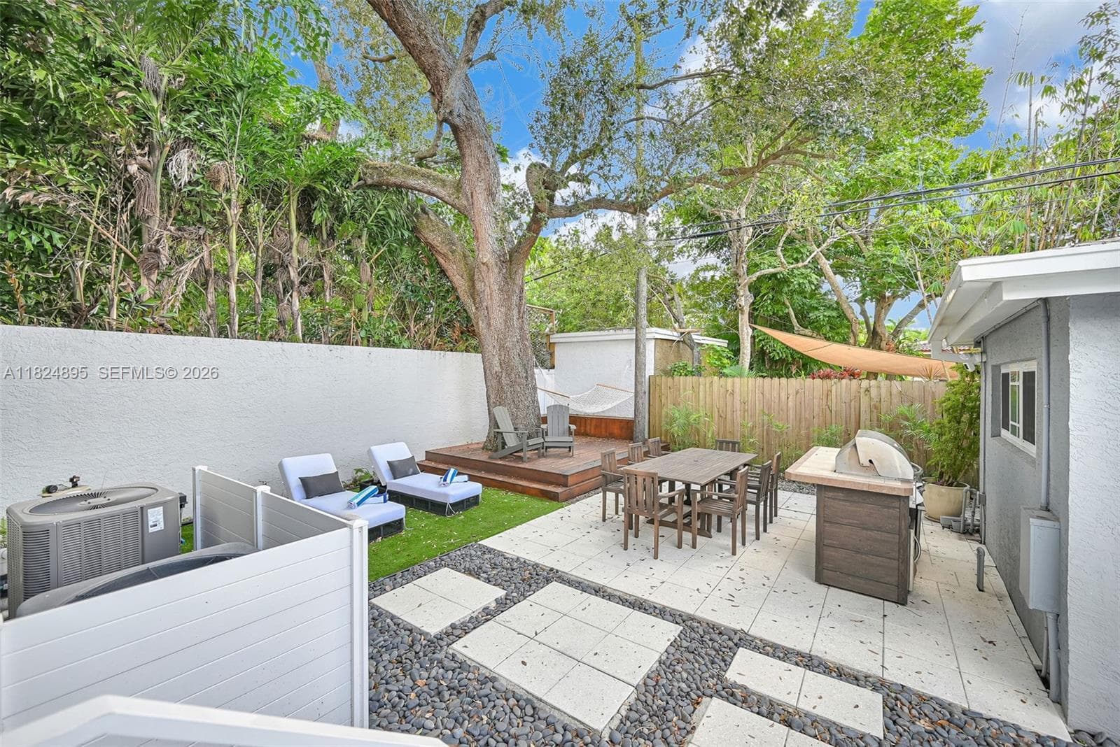 150 NE 50 # A, Miami FL 33137 — 100