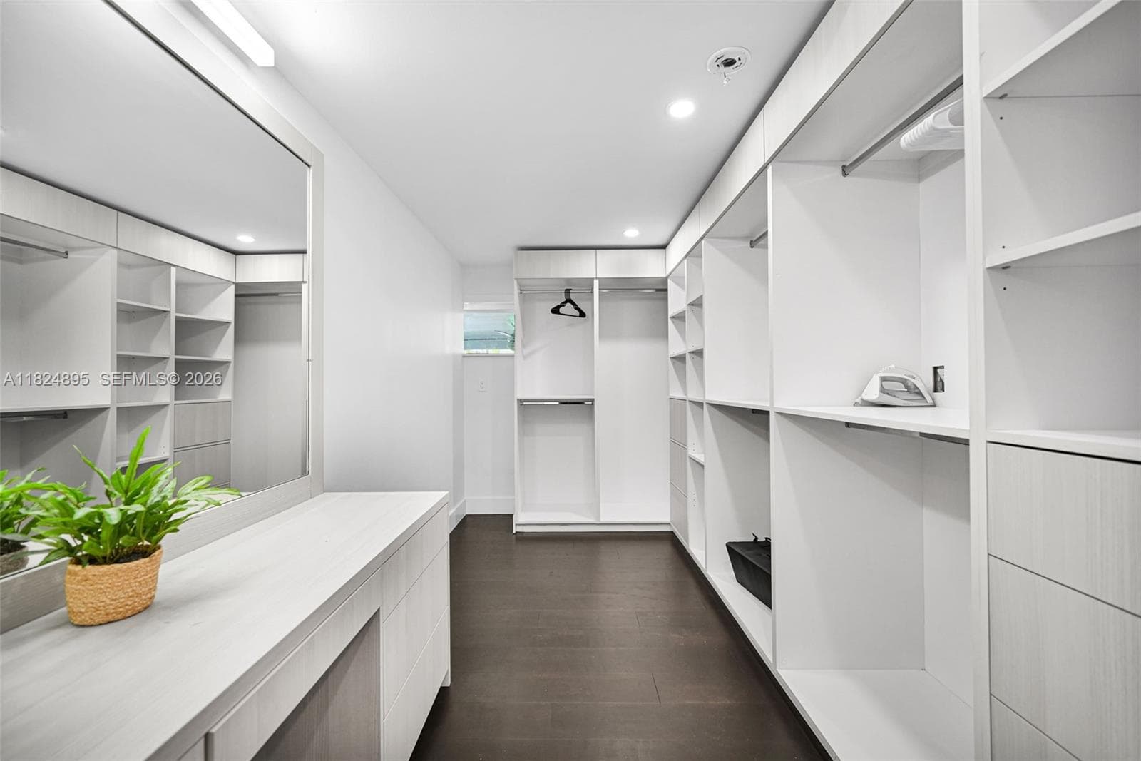 150 NE 50 # A, Miami FL 33137 — 17