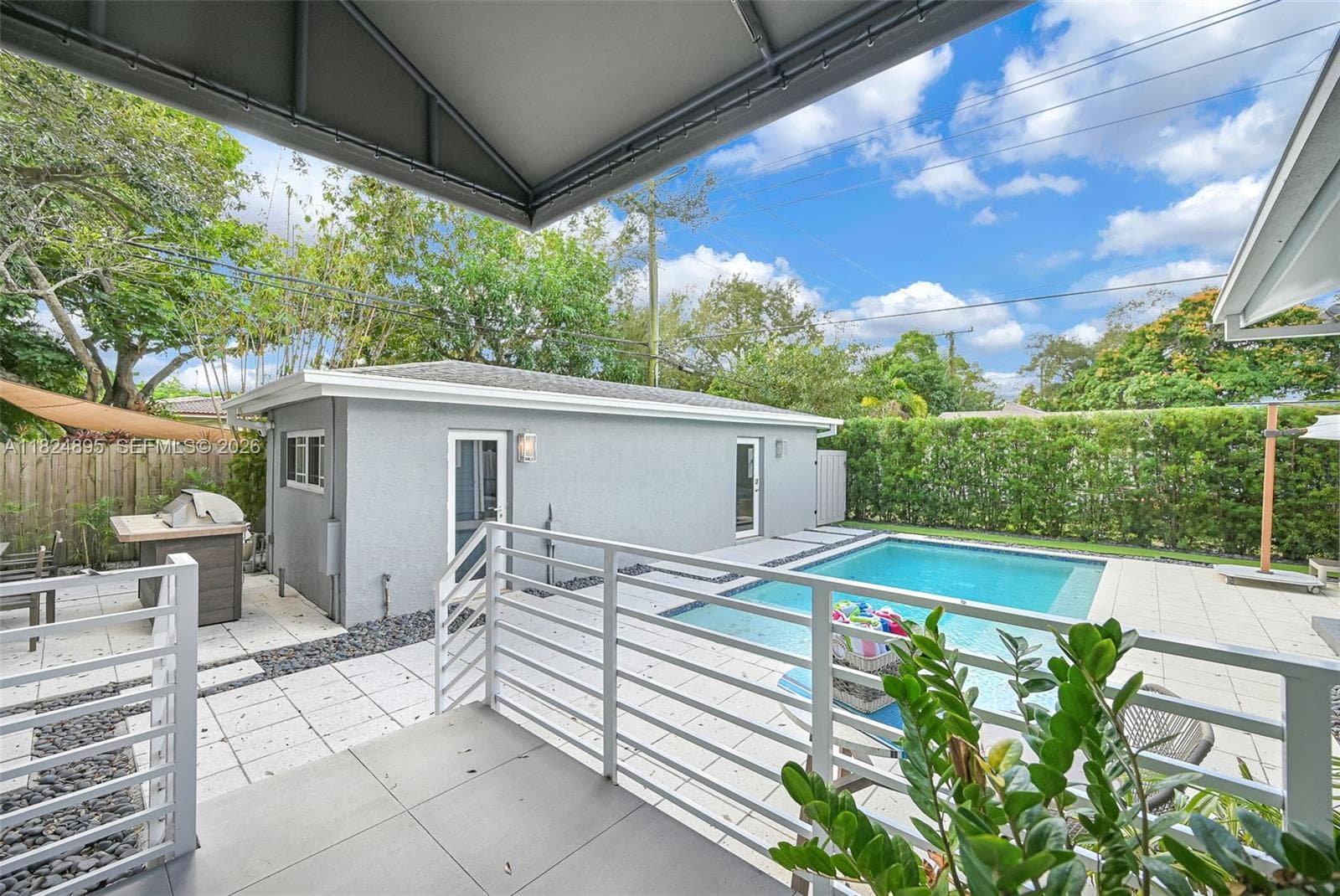 150 NE 50 # A, Miami FL 33137 — 98