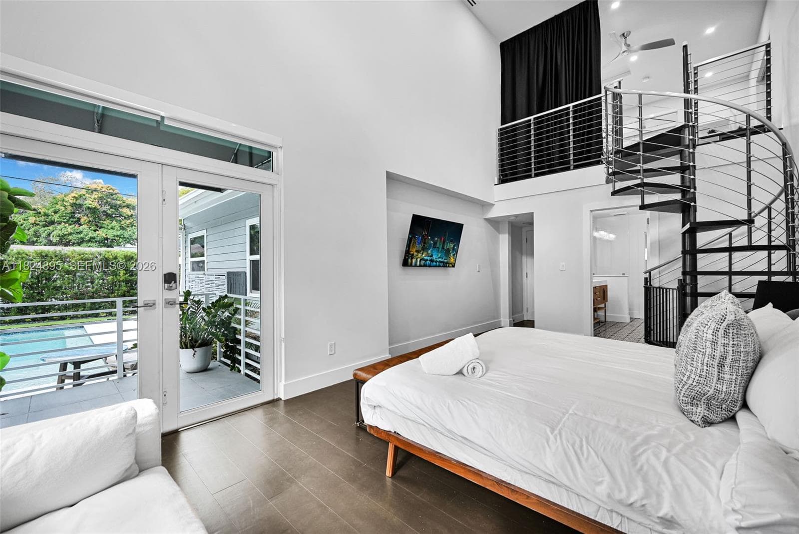 150 NE 50 # A, Miami FL 33137 — 9