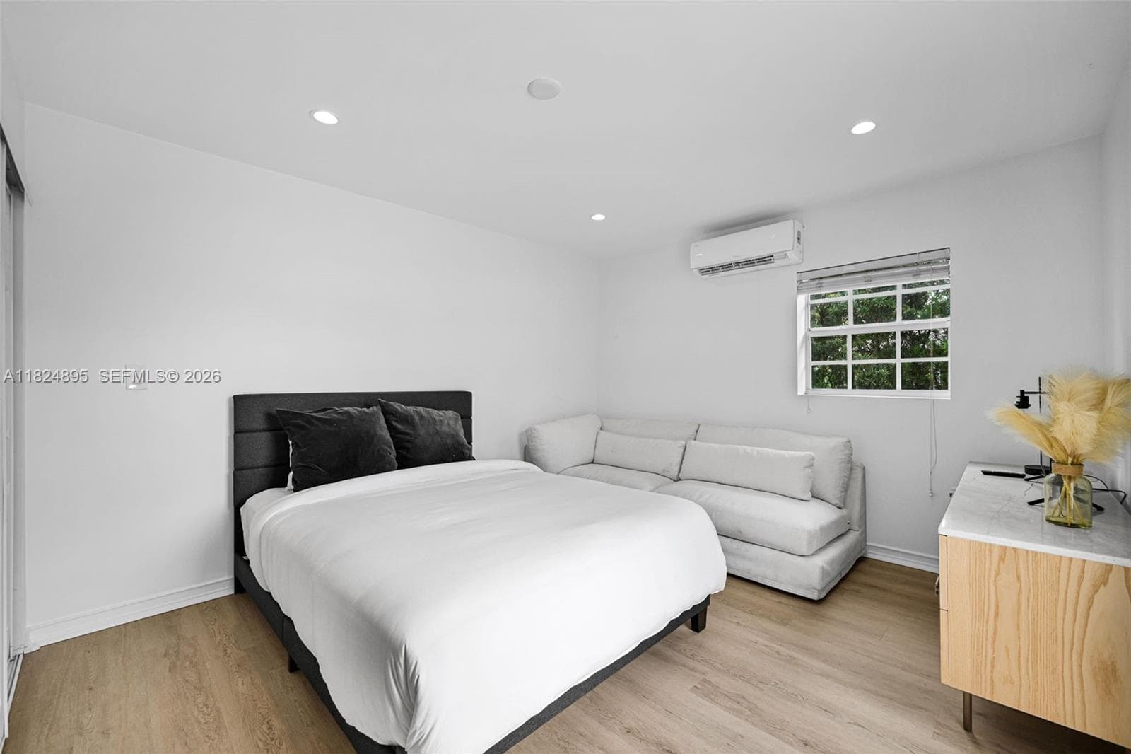 150 NE 50 # A, Miami FL 33137 — 58