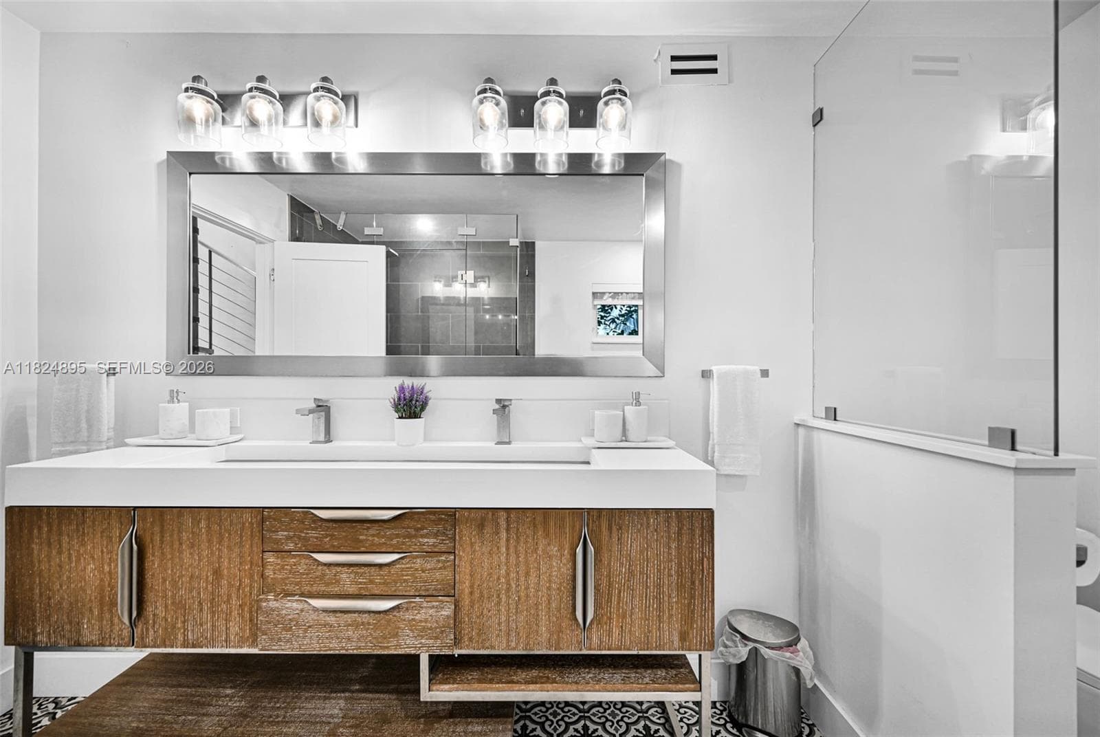 150 NE 50 # A, Miami FL 33137 — 15