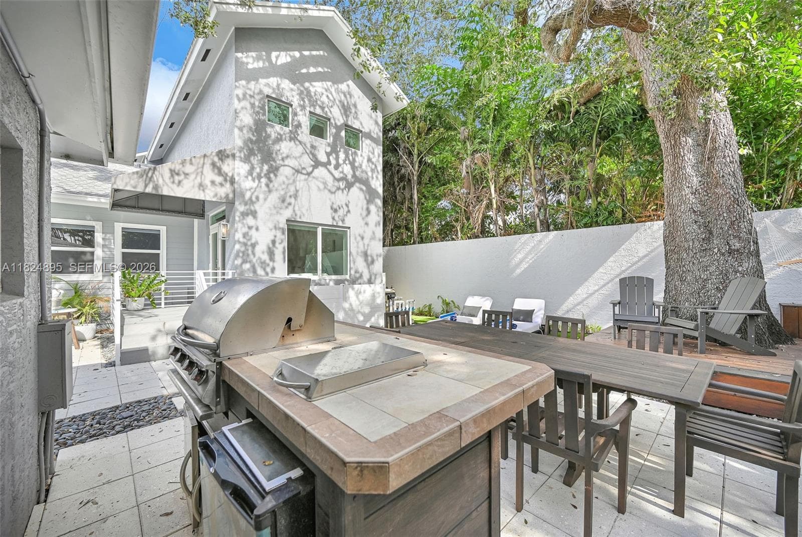 150 NE 50 # A, Miami FL 33137 — 8