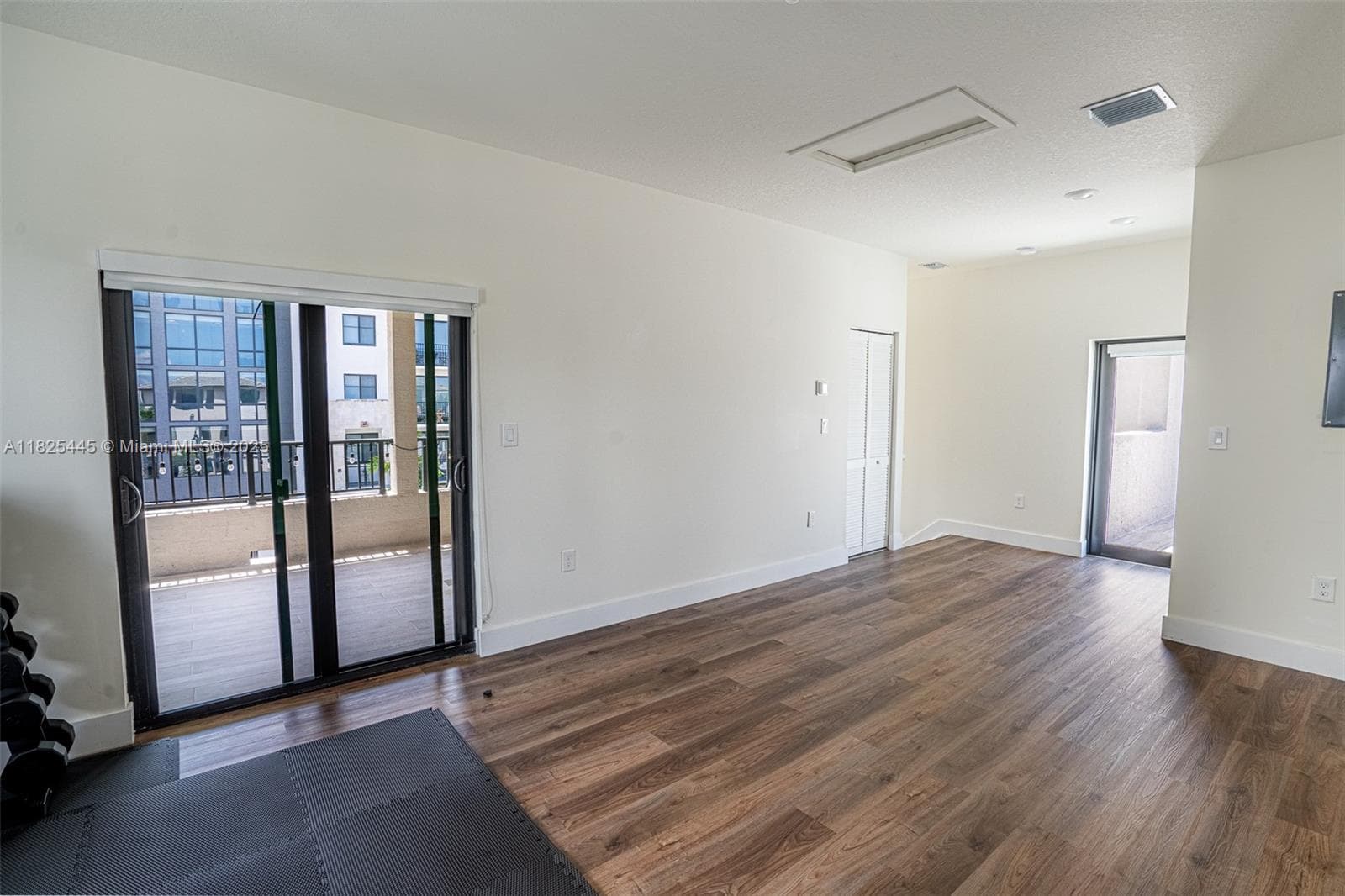 4269 NW 83rd Path, Doral FL 33166 — 17