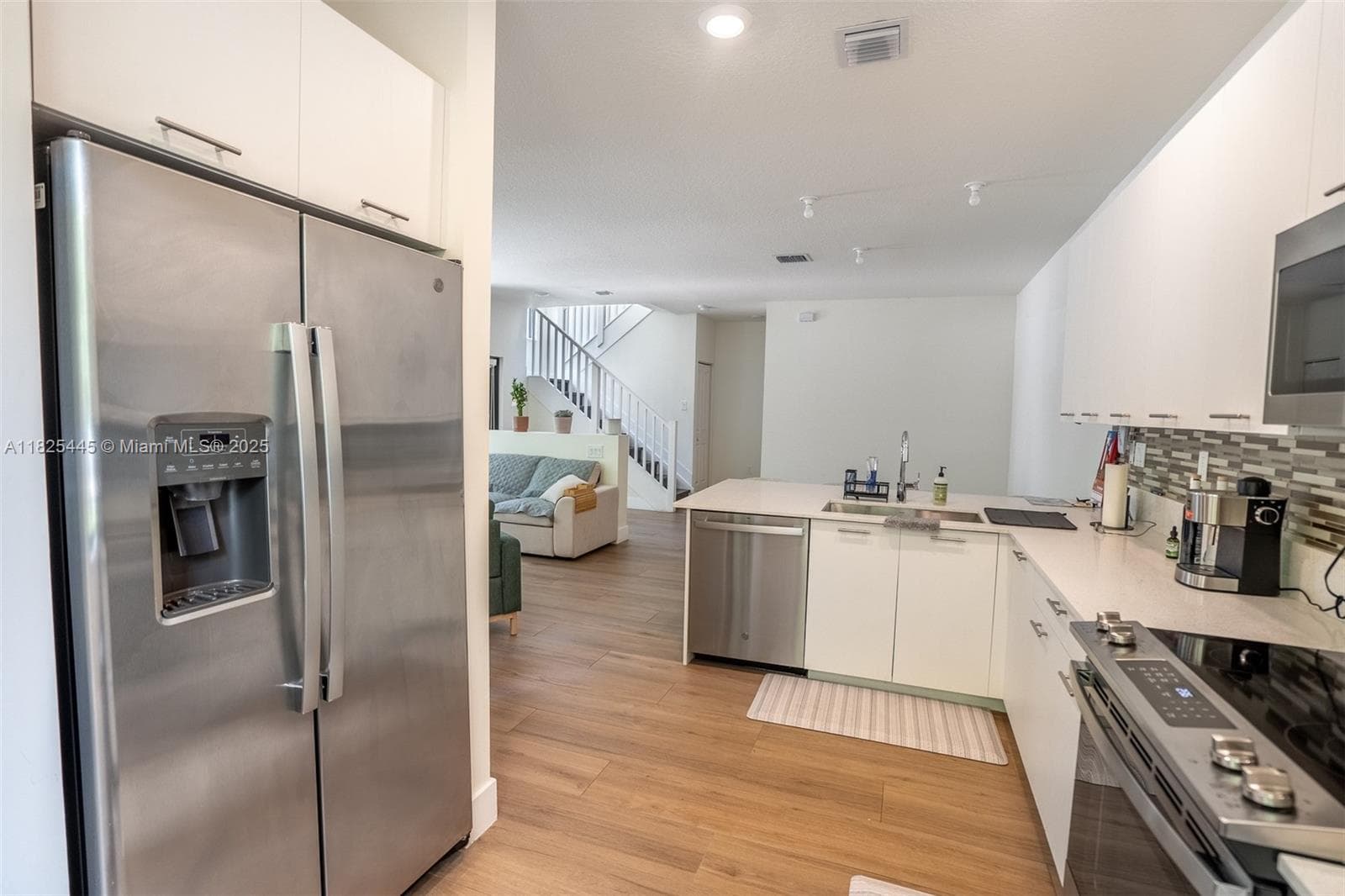 4269 NW 83rd Path, Doral FL 33166 — 9