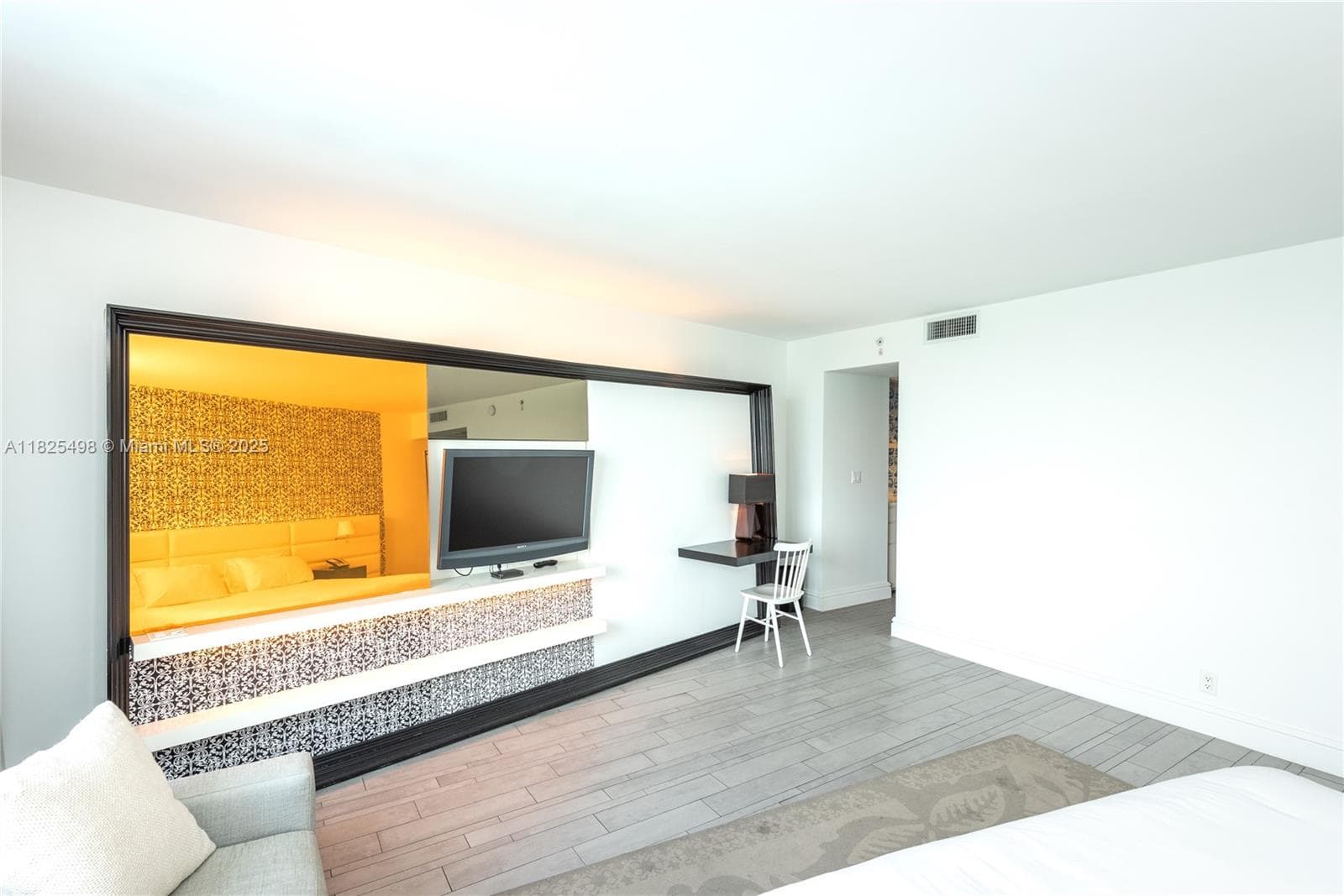 1100 West Ave # 506, Miami Beach FL 33139 — 8