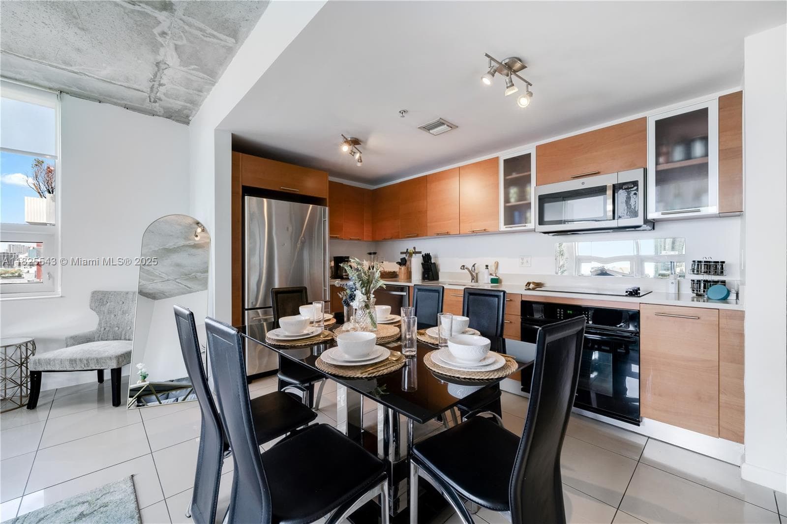 3250 NE 1st Ave # 1016, Miami FL 33137 — 7