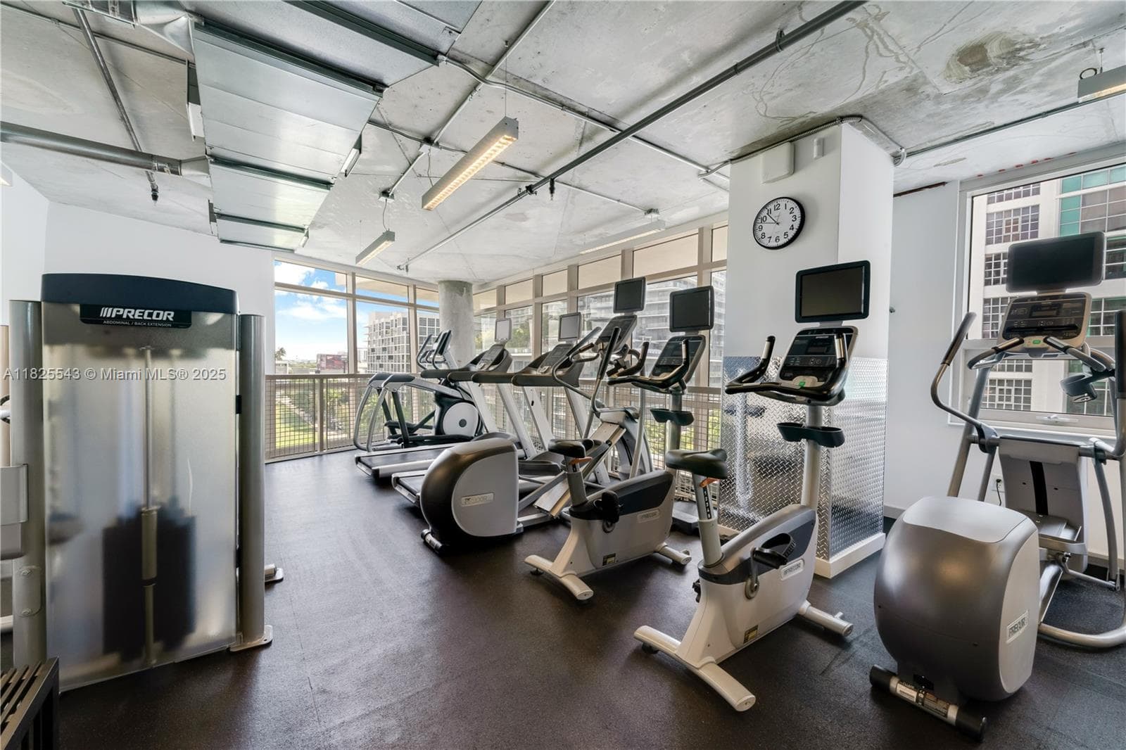 3250 NE 1st Ave # 1016, Miami FL 33137 — 24