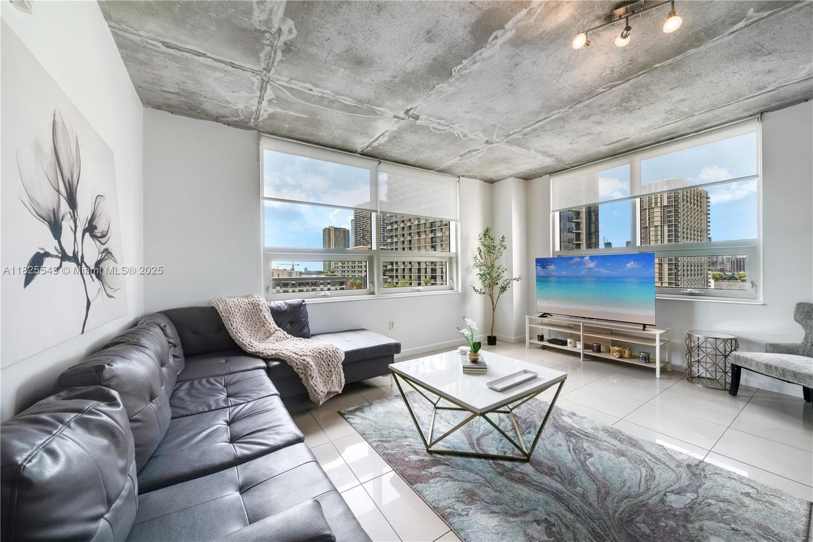 3250 NE 1st Ave # 1016, Miami FL 33137 — 4