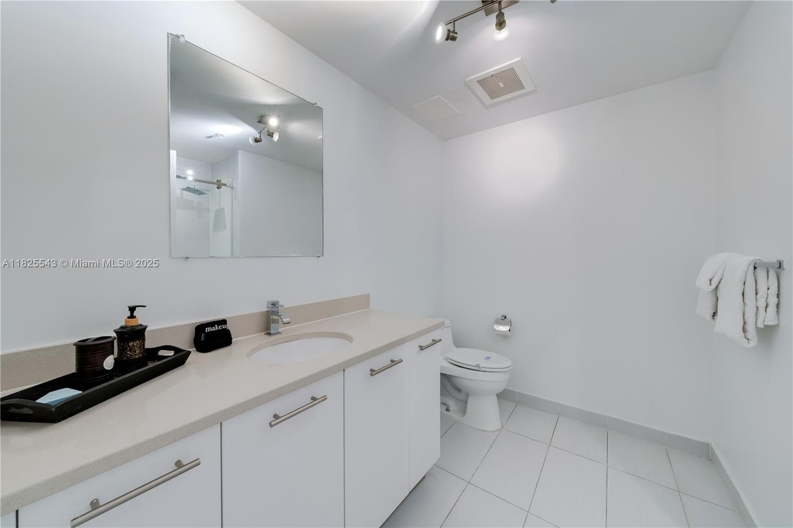 3250 NE 1st Ave # 1016, Miami FL 33137 — 21