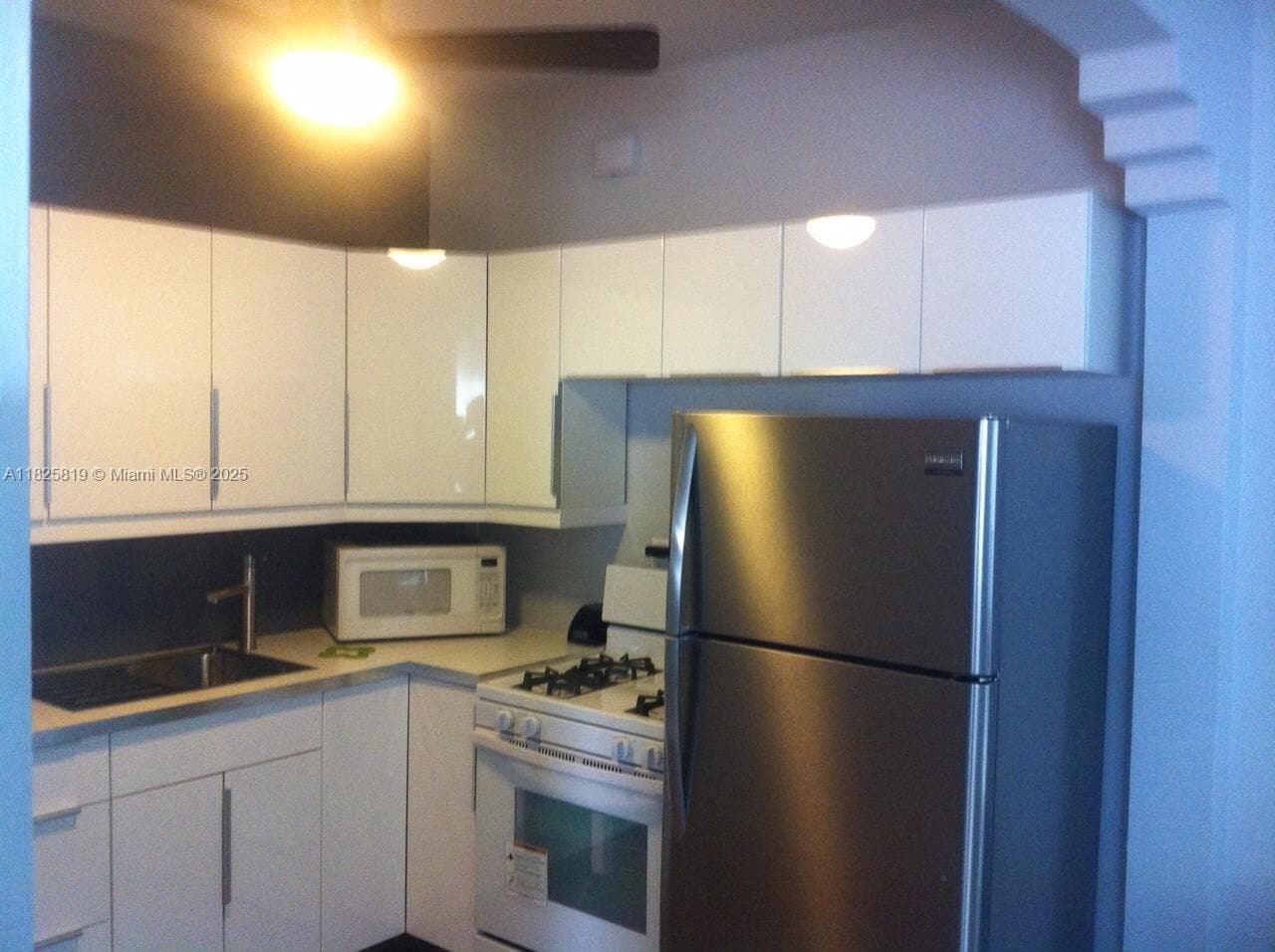 1325 Meridian Ave # 6, Miami Beach FL 33139 — 13