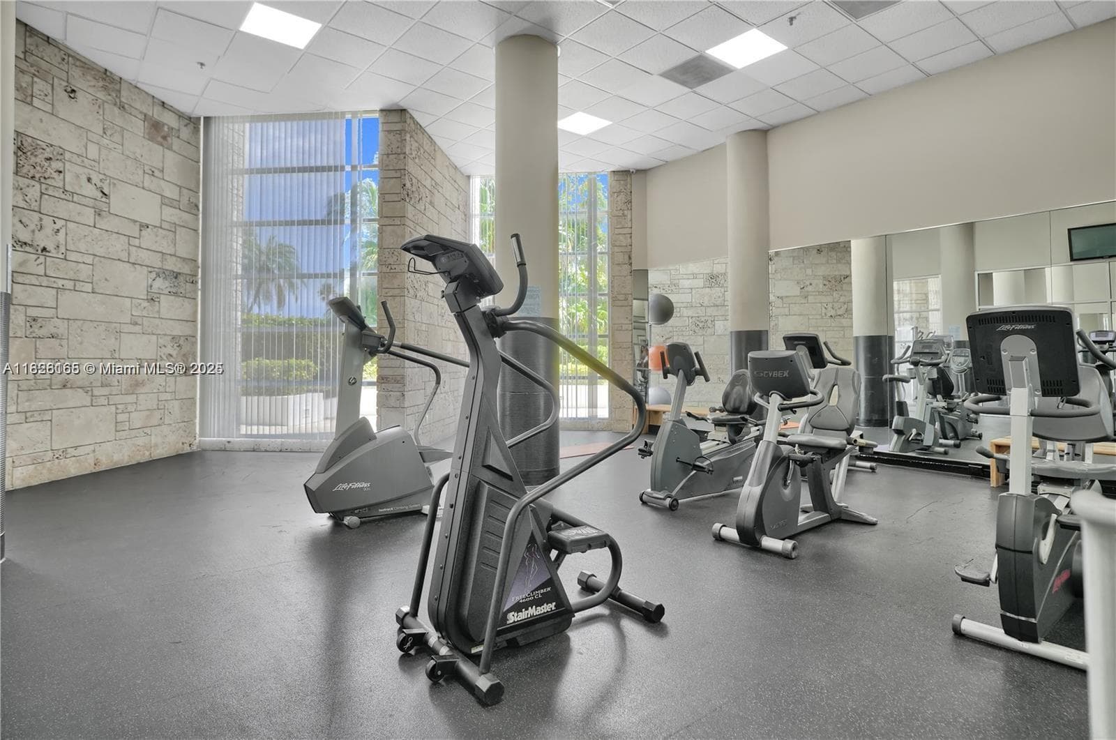 5151 Collins Ave # 535, Miami Beach FL 33140 — 31