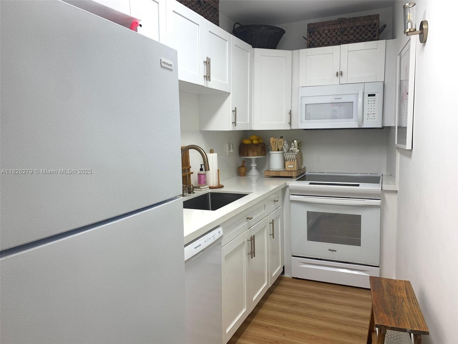 100 Lincoln Rd # 315, Miami Beach FL 33139 — 8