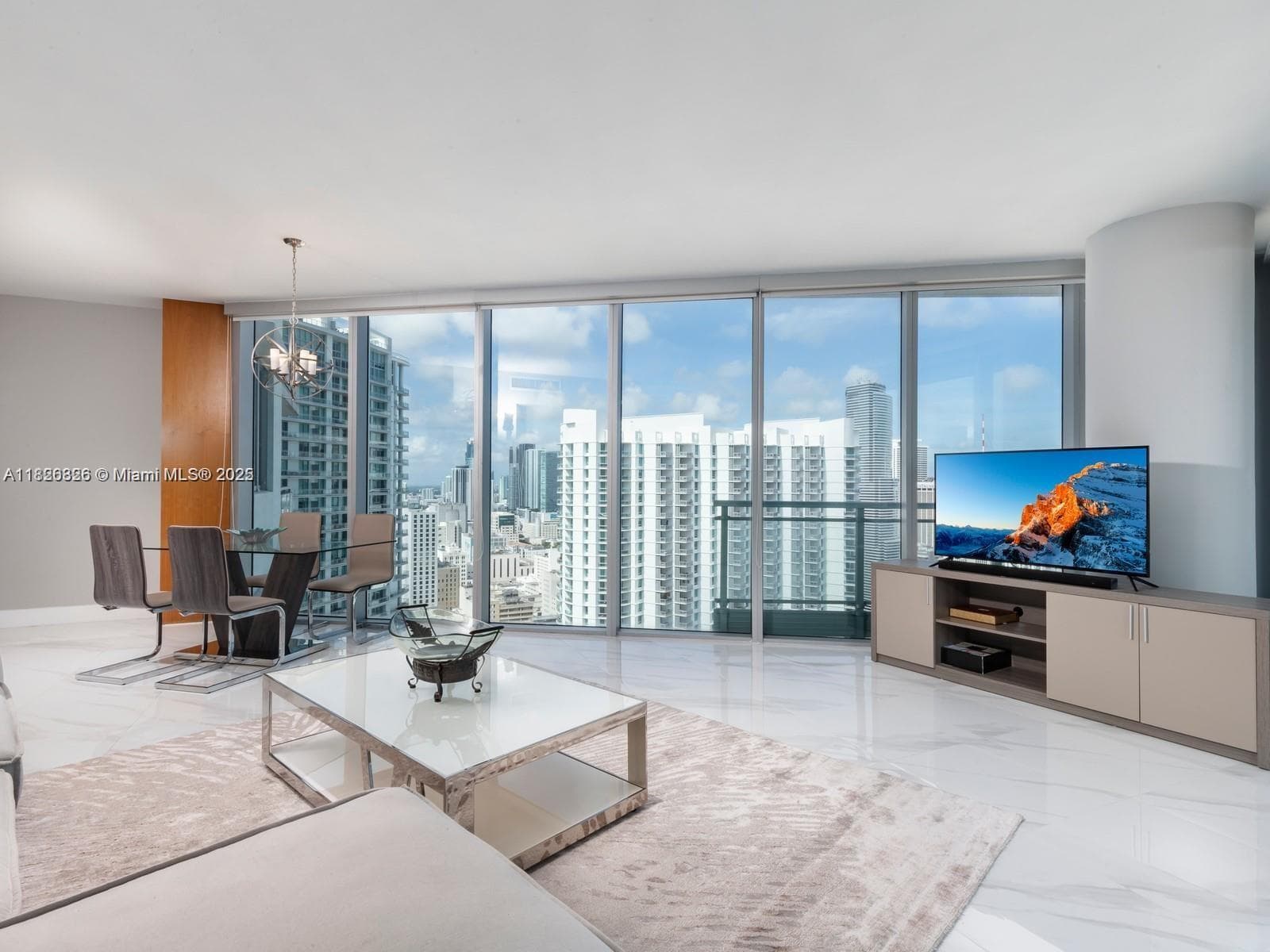 92 SW 3rd St # 3901, Miami FL 33130 — 2